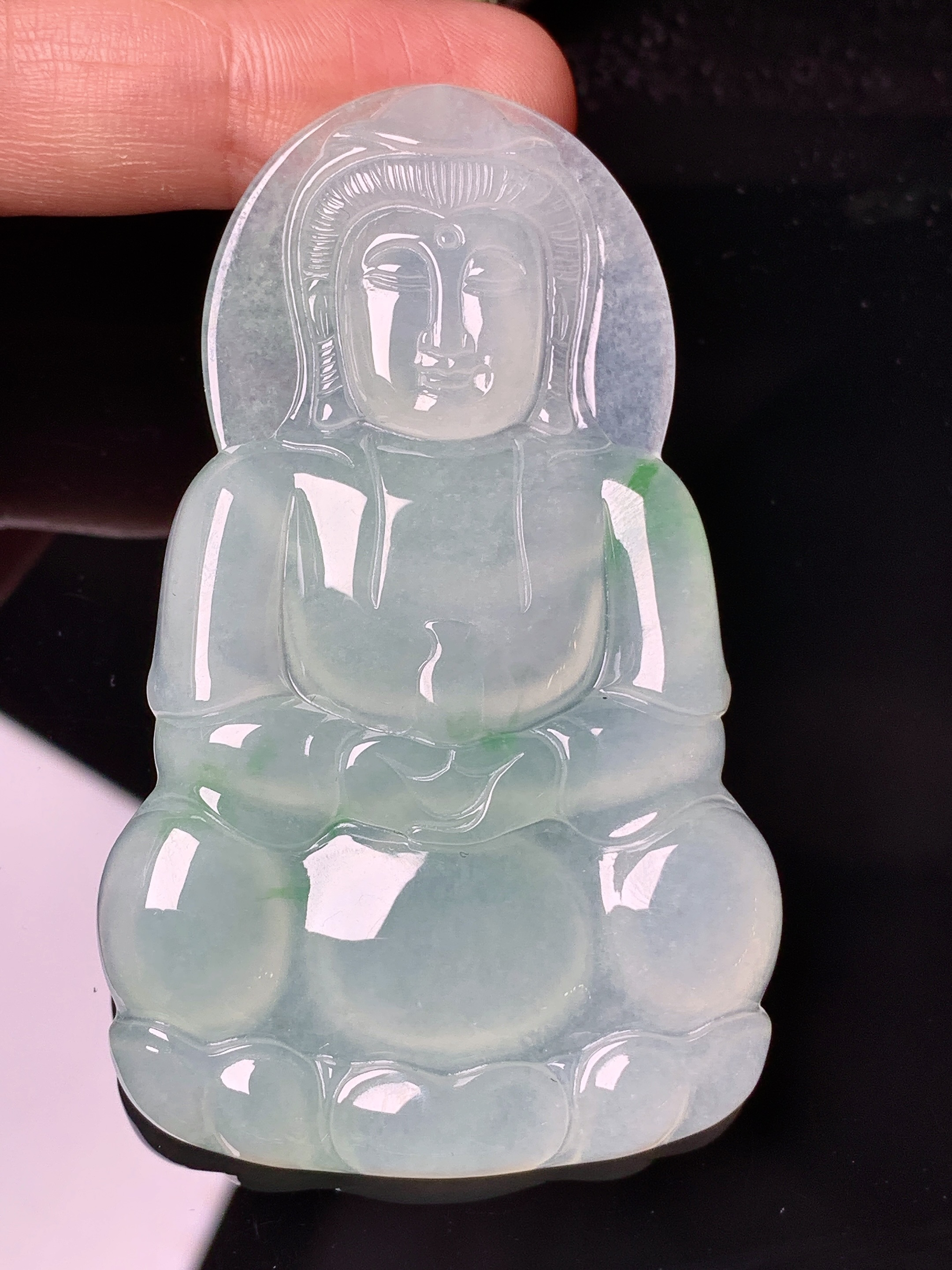 冰种观音吊坠 玉质细腻 色泽艳丽清新 整体尺寸68.8*42.2*5.6