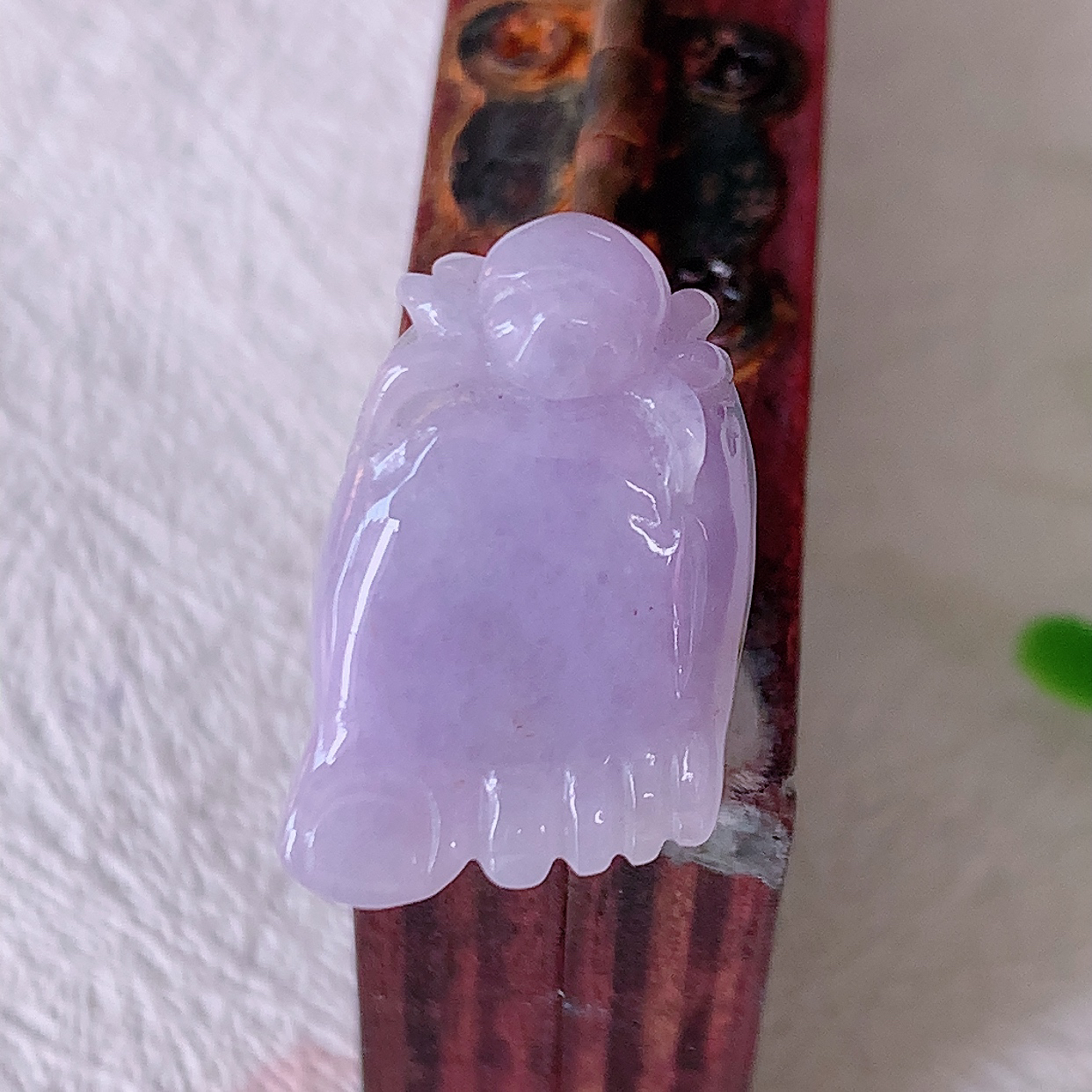 自然光实拍，冰胶紫罗兰翡翠知足常乐吊坠，翠色灵动，种老水足，寓意好，品相佳，佩戴佳品！#57.27