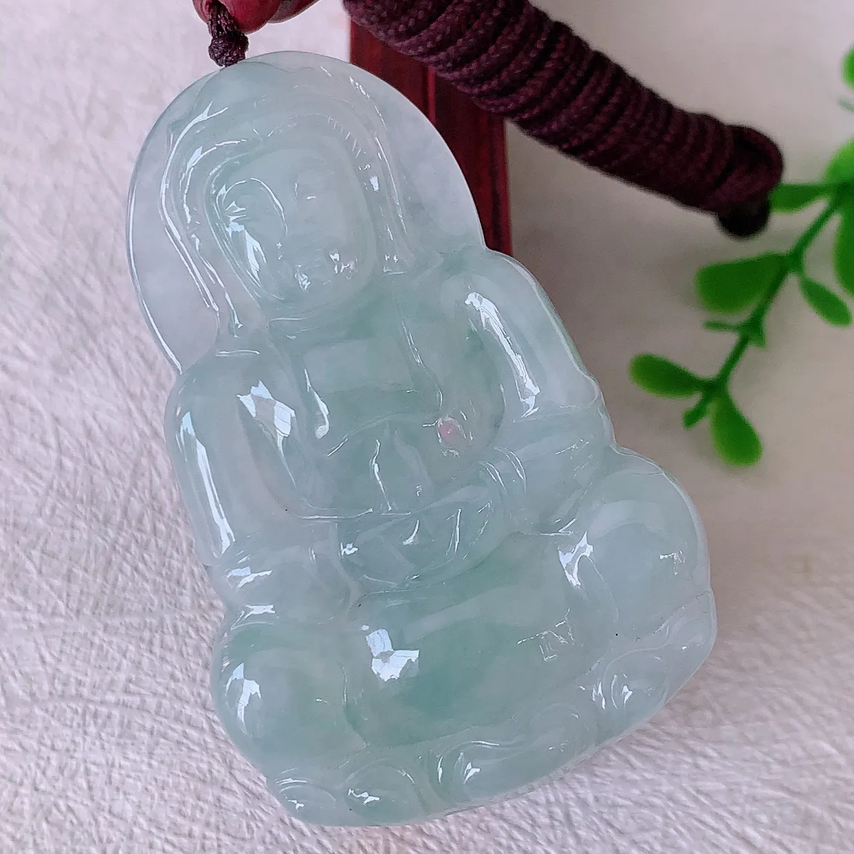 自然光实拍，冰种翡翠观音菩萨吊坠，净瓶观音，冰透亮泽，美观亮丽，观音面相端庄#46.27