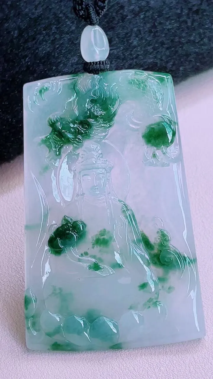 【翡翠名称】老坑种冰飘花素衣观音翡翠大挂件
【翡翠尺寸】69.3/45.3/5.5mm
【翡翠描述】