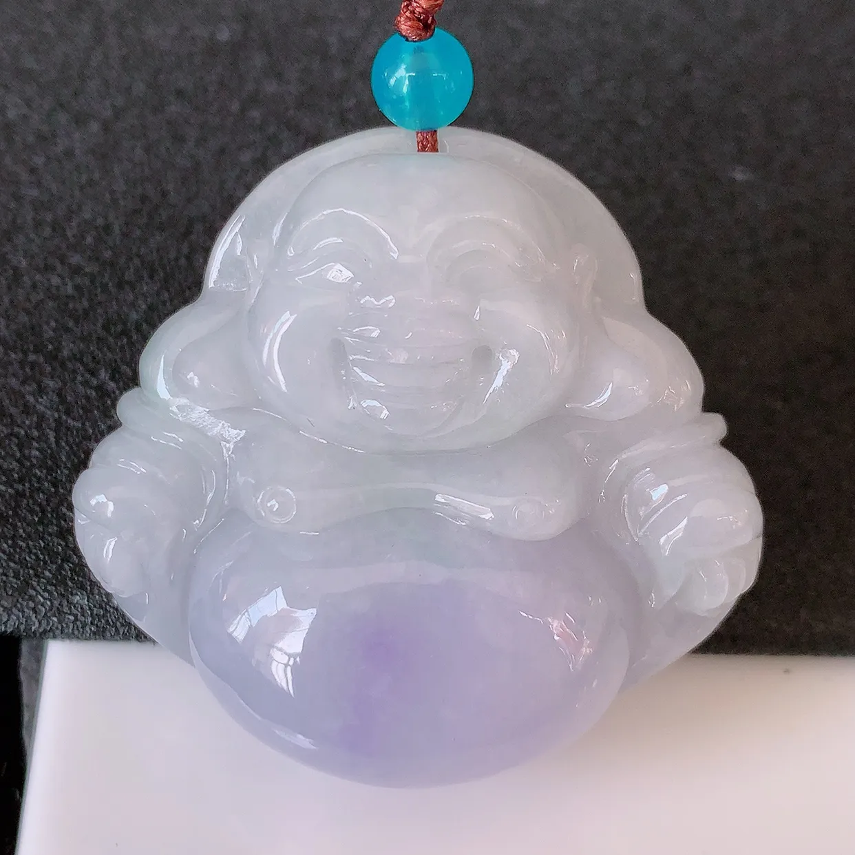 自然光实拍，大件冰润紫罗兰翡翠佛公吊坠，翡翠开心笑佛，种老水足，颜色漂亮，立体饱满圆润，佩戴效果赞#41.27