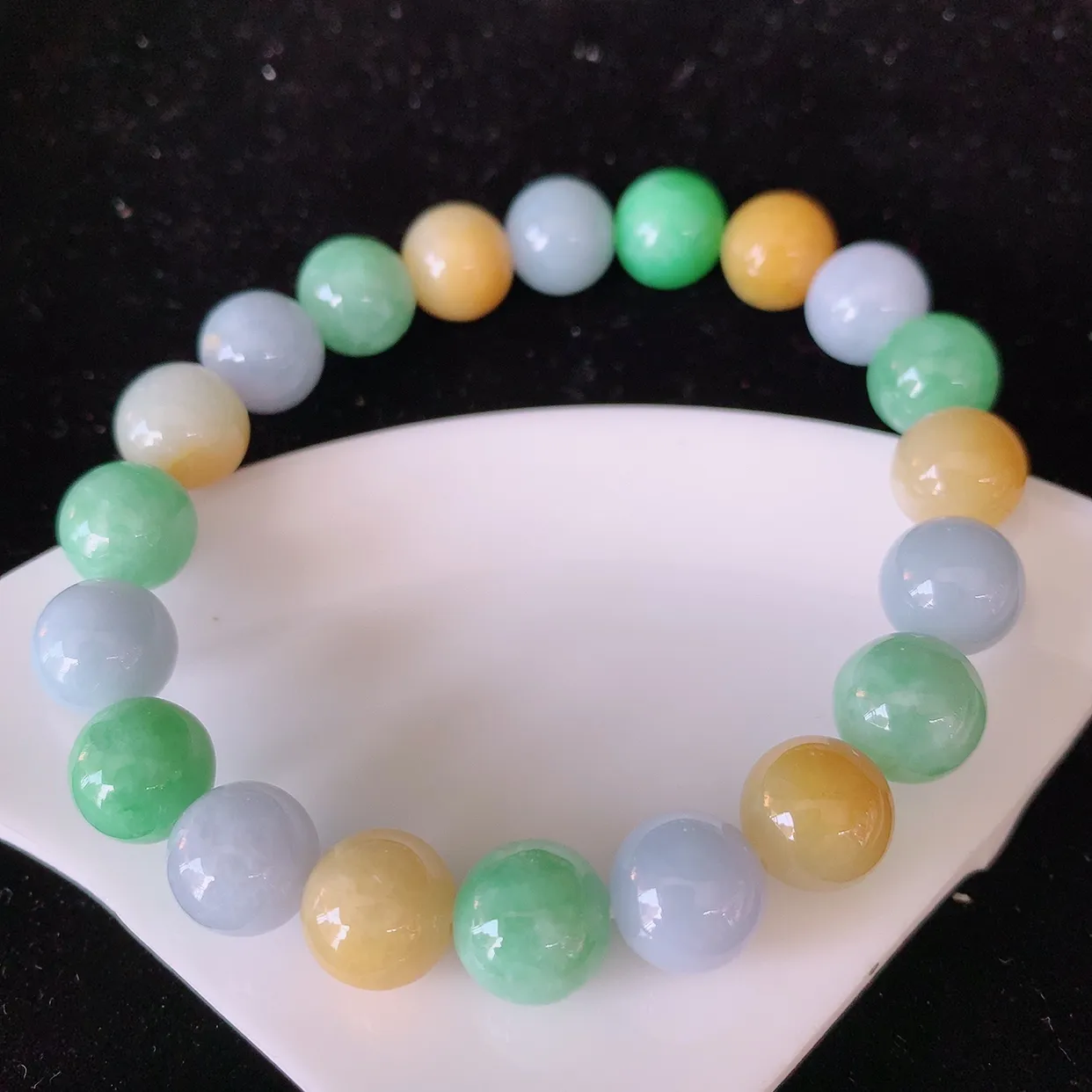 自然光实拍，冰润多宝翡翠手链，多彩翡翠手串，颜色丰富，料子细腻，高档大气，自戴送礼佳品！#46.27取一尺寸10mm