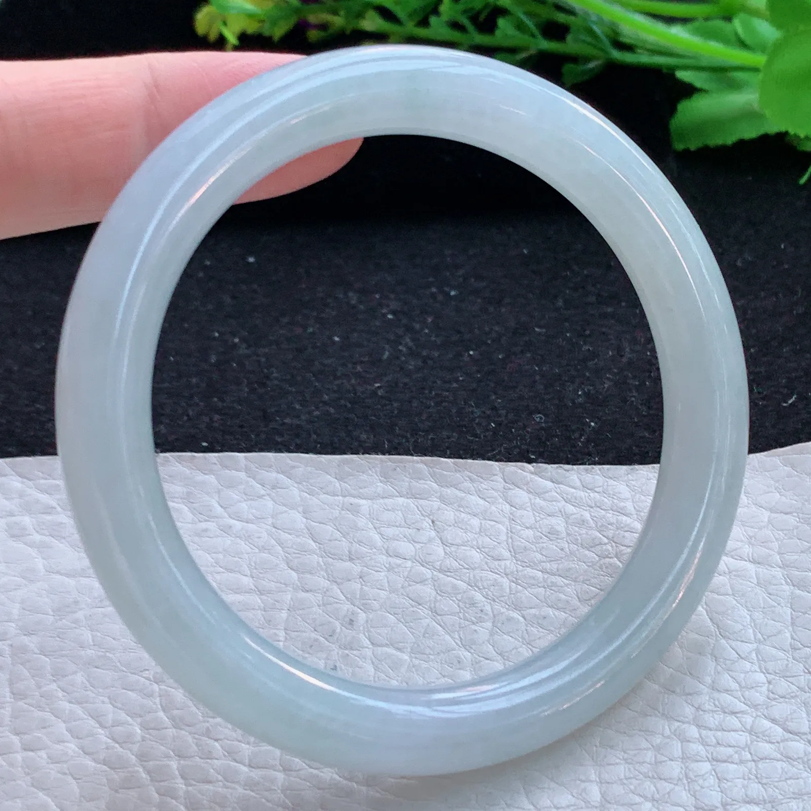 r自然光57.5*9*8.7美人镯 缅甸翡翠a货玉手镯冰润白月光圆条玉手环