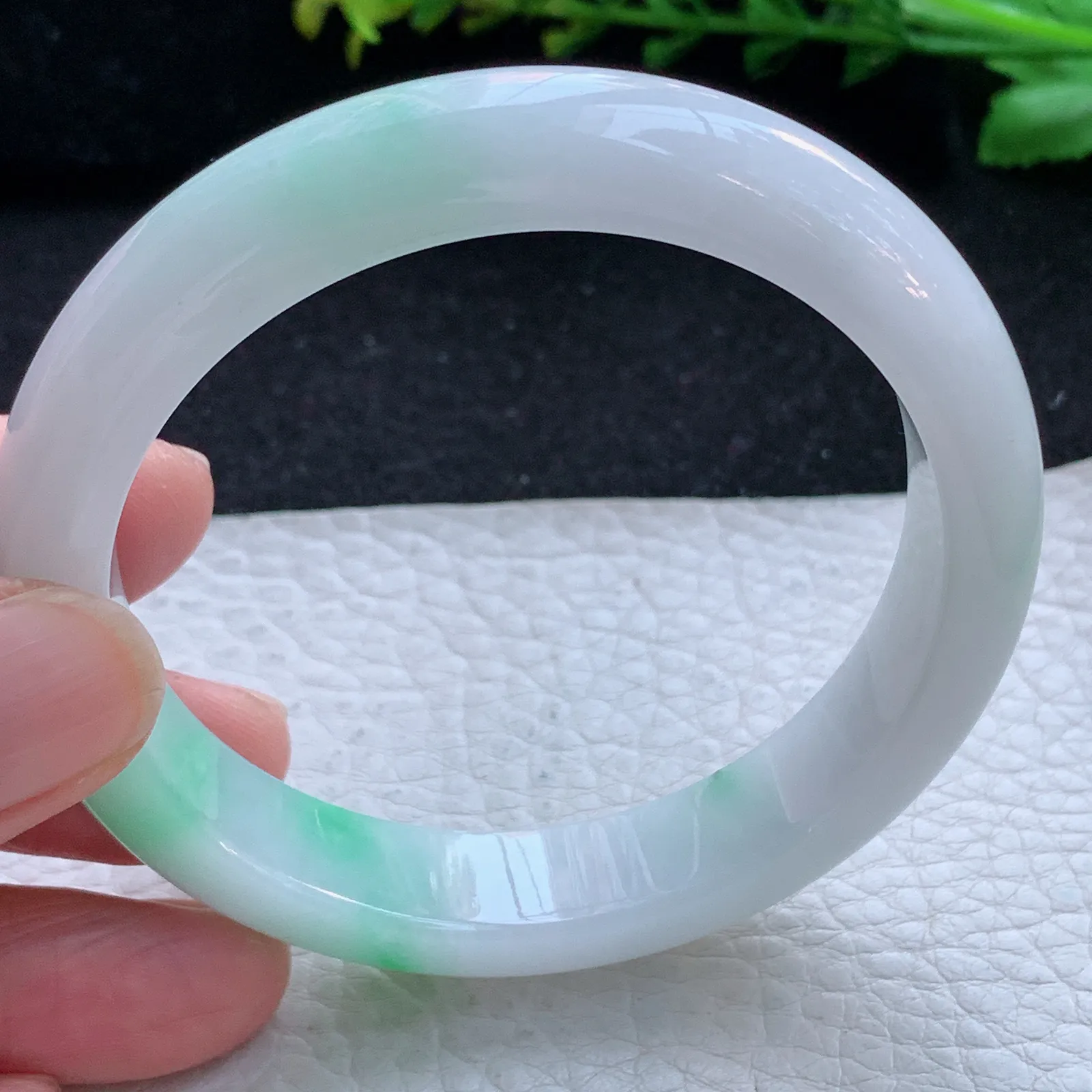 yh自然光56.8*12*8平安镯 缅甸翡翠a货玉手镯飘阳绿宽边玉手环