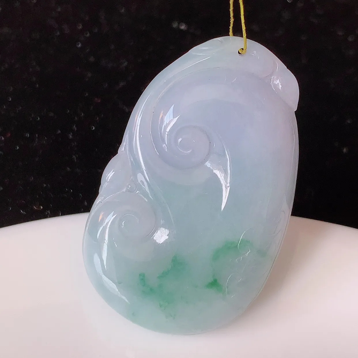 自然光实拍，冰润紫罗兰飘花翡翠如意吊坠，上身效果非常美，饱满大气，工艺美，万事如意，如意一生，#35.27