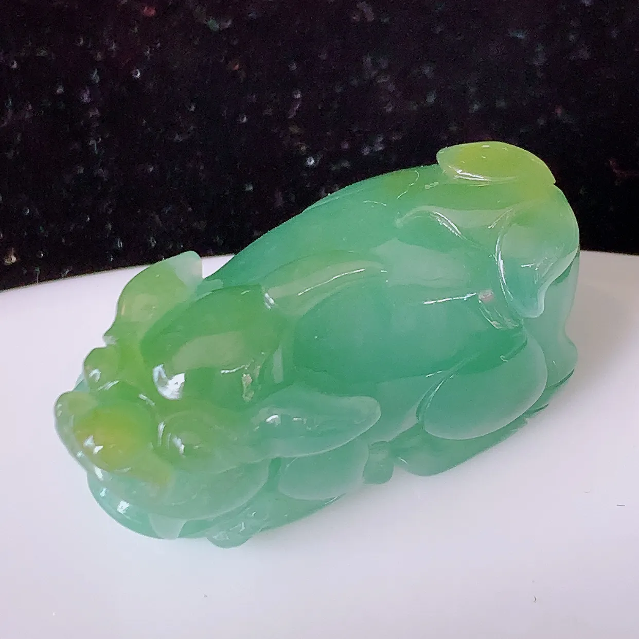 自然光实拍，冰胶双彩翡翠招财貔貅吊坠，民间有“一摸貔貅运程旺盛，再摸貔貅财运滚滚，三摸貔貅平步青云 ”的美好祝愿。#46.27