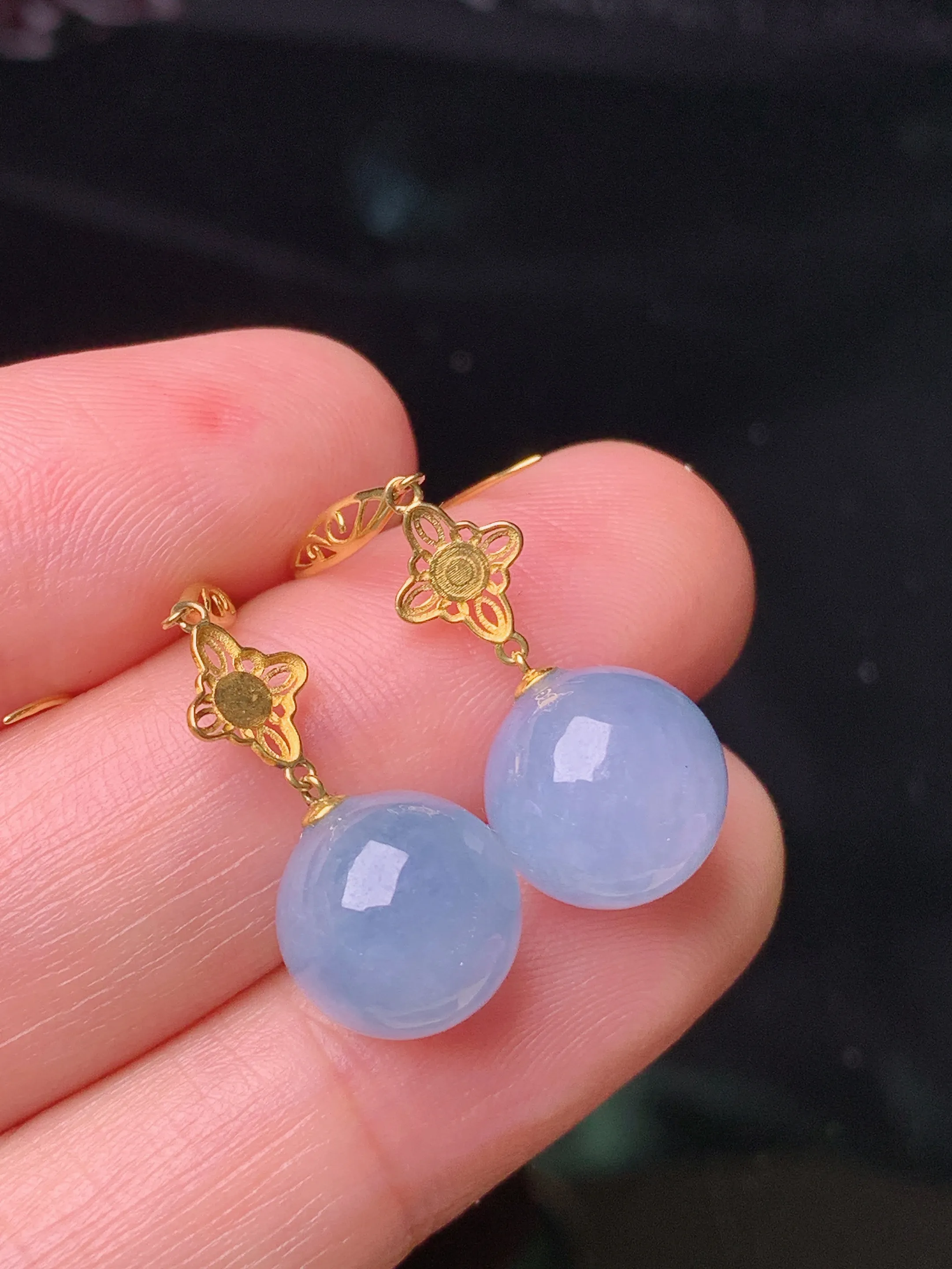 18k金镶嵌紫罗兰圆珠耳坠 玉质细腻 色泽艳丽清新 整体尺寸30.6*9.8