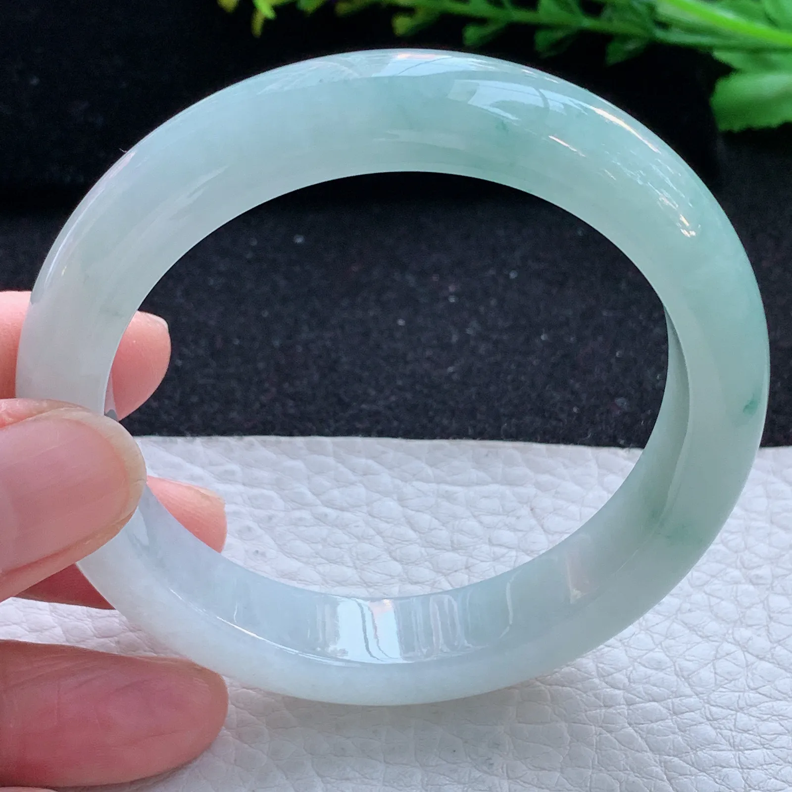 r自然光56*12.3*8.5平安镯 缅甸翡翠a货玉手镯冰飘花宽边玉手环