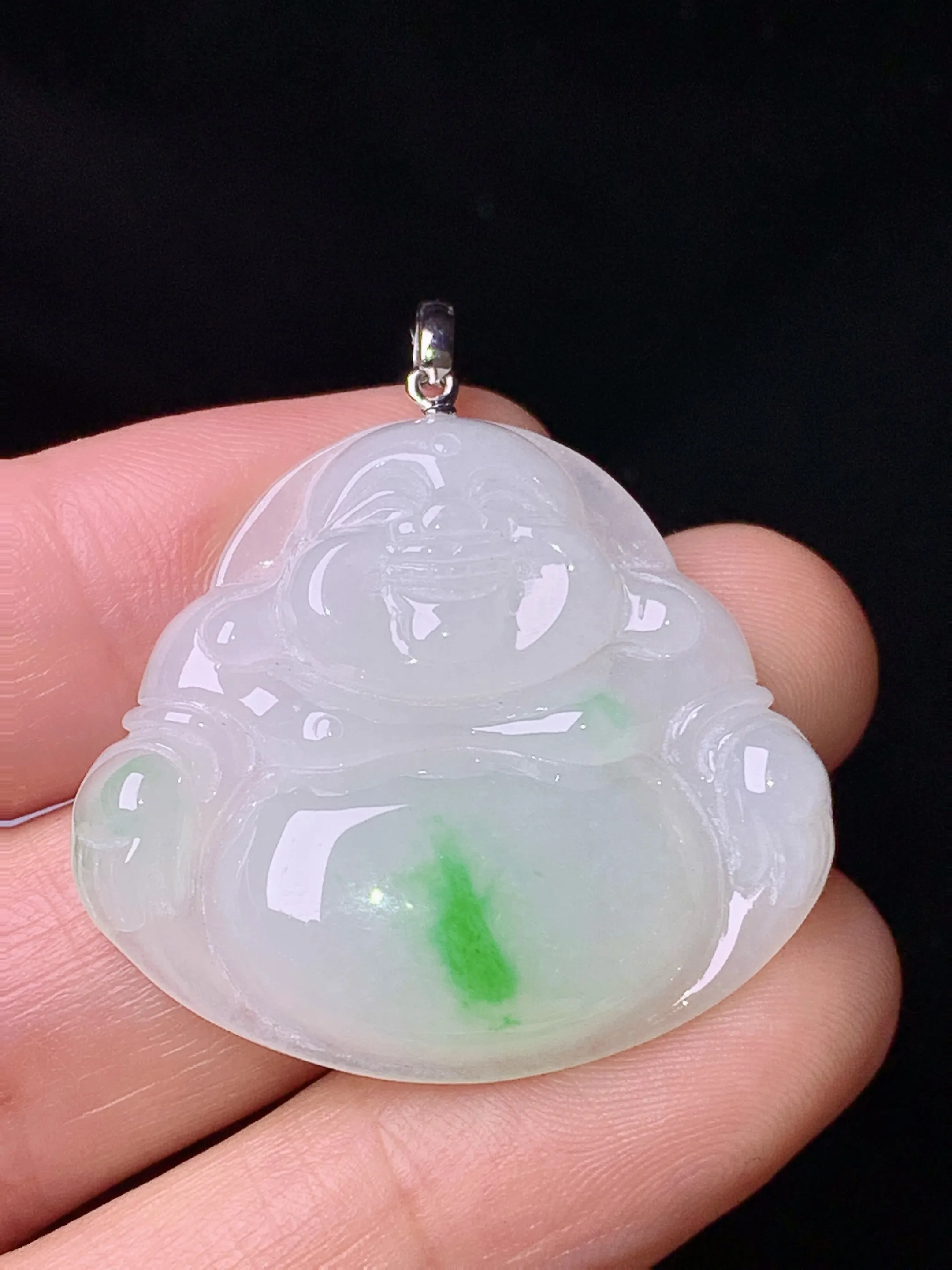 18k金镶嵌飘绿佛公吊坠 玉质细腻 色泽艳丽清新 整体尺寸34.5*32*6