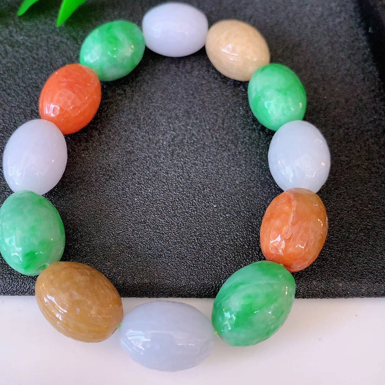 自然光实拍，冰润多宝翡翠核桃手链，多彩翡翠手串，颜色丰富，料子细腻，高档大气，自戴送礼佳品！#46.25取一尺寸15.5*12mm