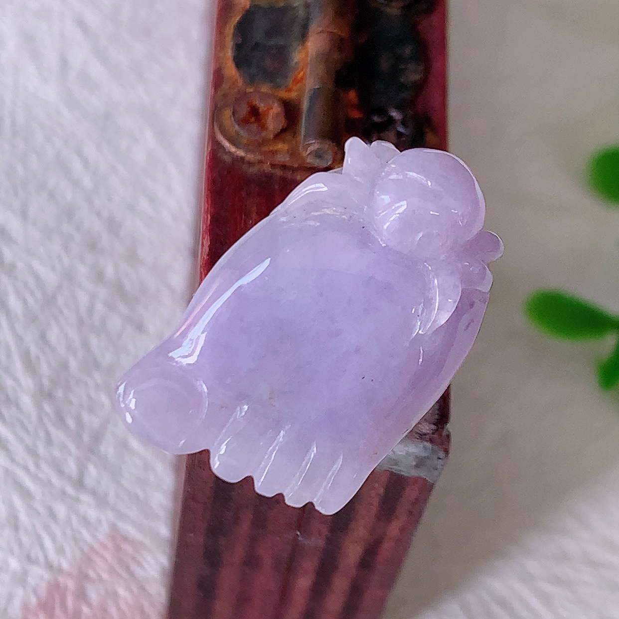 自然光实拍，冰胶紫罗兰翡翠知足常乐吊坠，翠色灵动，种老水足，寓意好，品相佳，佩戴佳品！#57.27