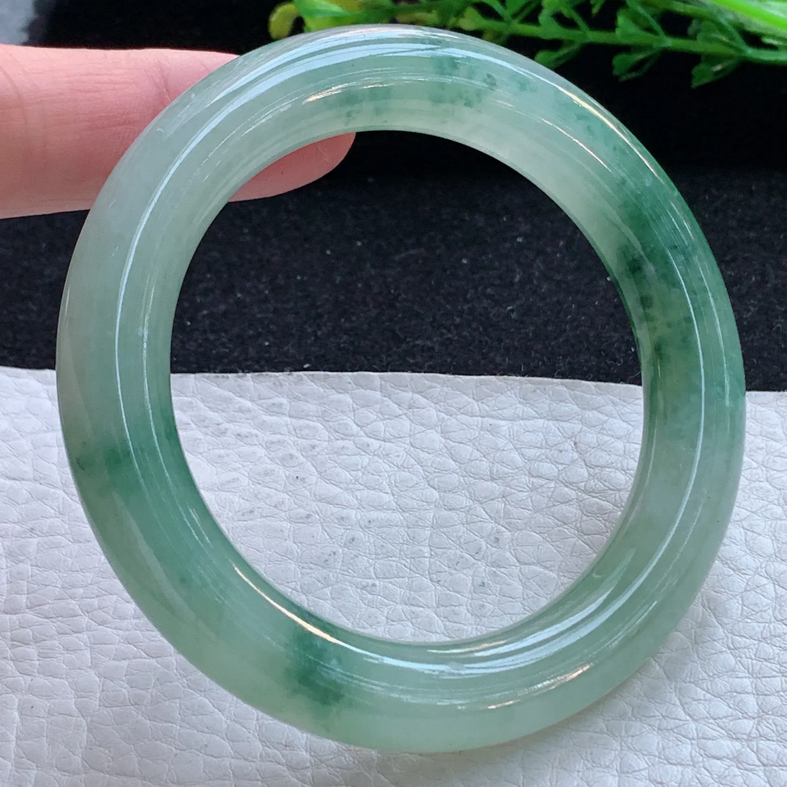 ss自然光54.5*10.8美人镯 缅甸翡翠a货玉手镯冰飘花圆条玉手环