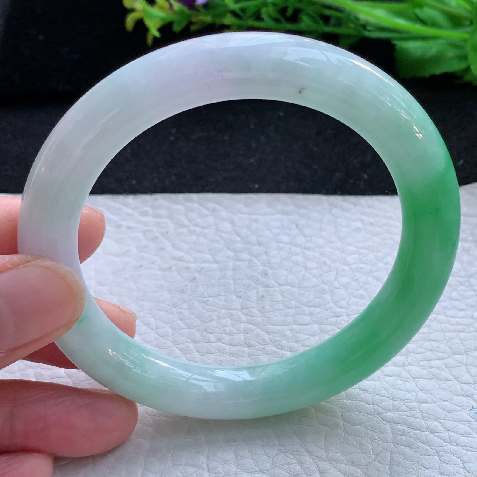 faa自然光58.5*10.8*10美人镯 缅甸翡翠a货玉手镯冰双彩双彩圆条玉手环