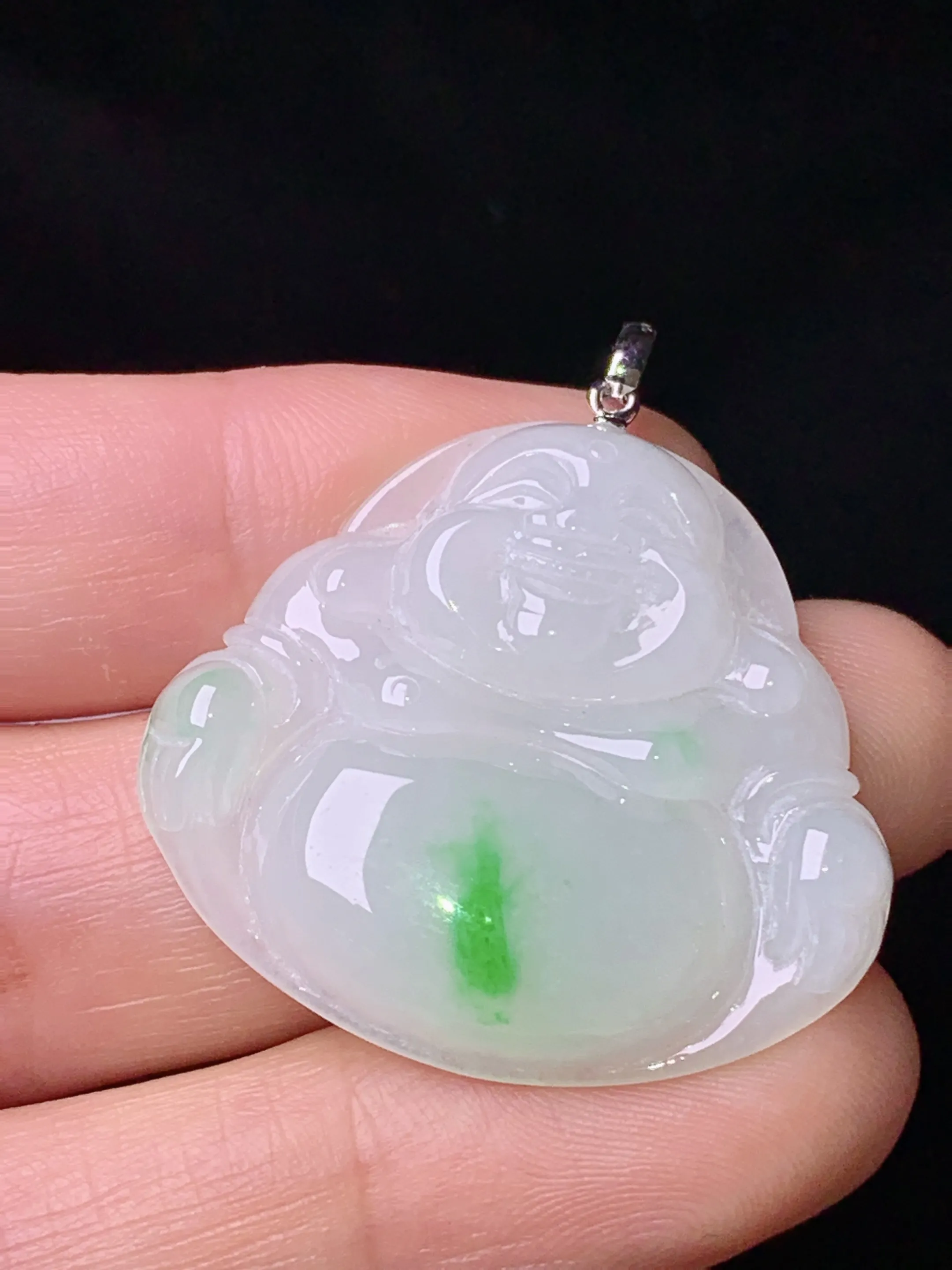 18k金镶嵌飘绿佛公吊坠 玉质细腻 色泽艳丽清新 整体尺寸34.5*32*6