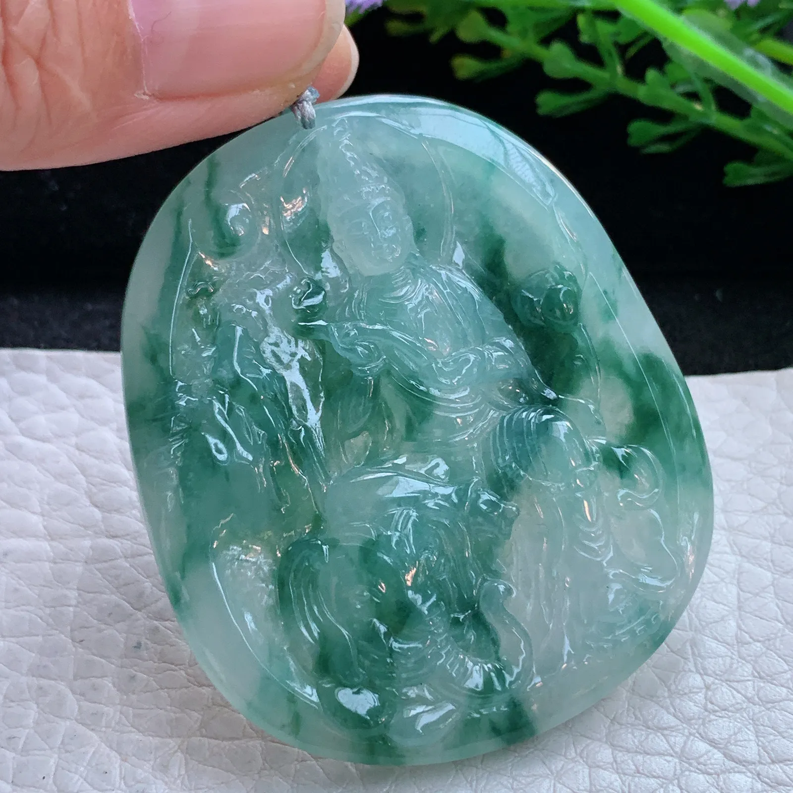 rp自然光53*45.3*5.8缅甸翡翠精雕冰飘花普贤观音菩萨玉吊坠 玉挂件