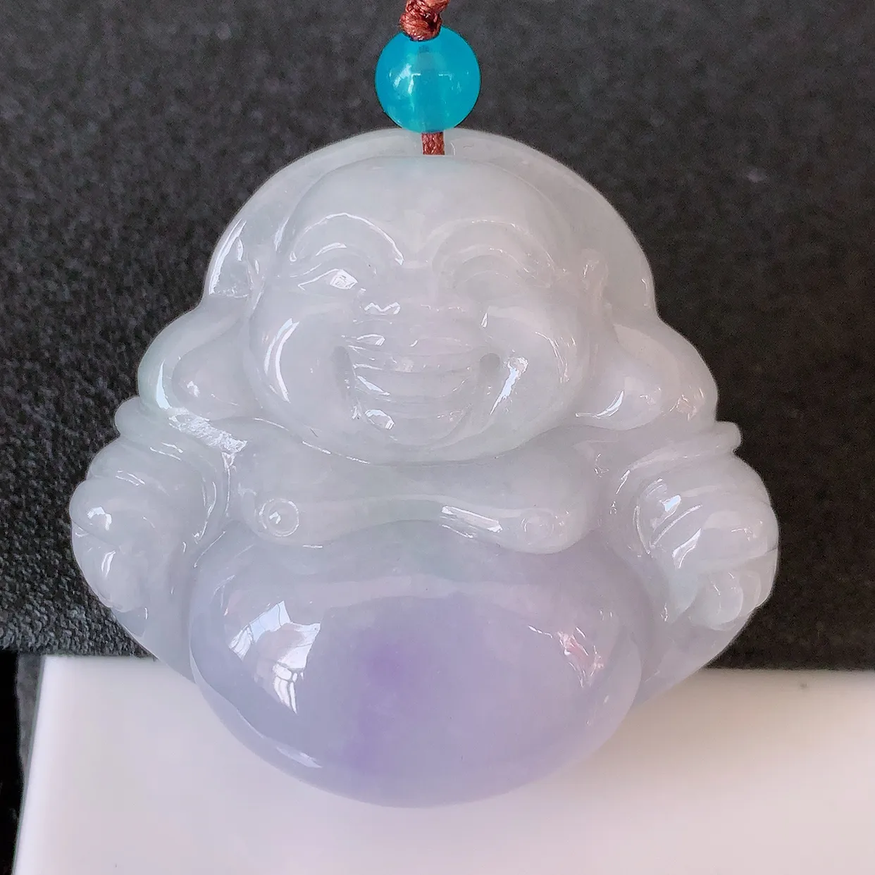 自然光实拍，大件冰润紫罗兰翡翠佛公吊坠，翡翠开心笑佛，种老水足，颜色漂亮，立体饱满圆润，佩戴效果赞#