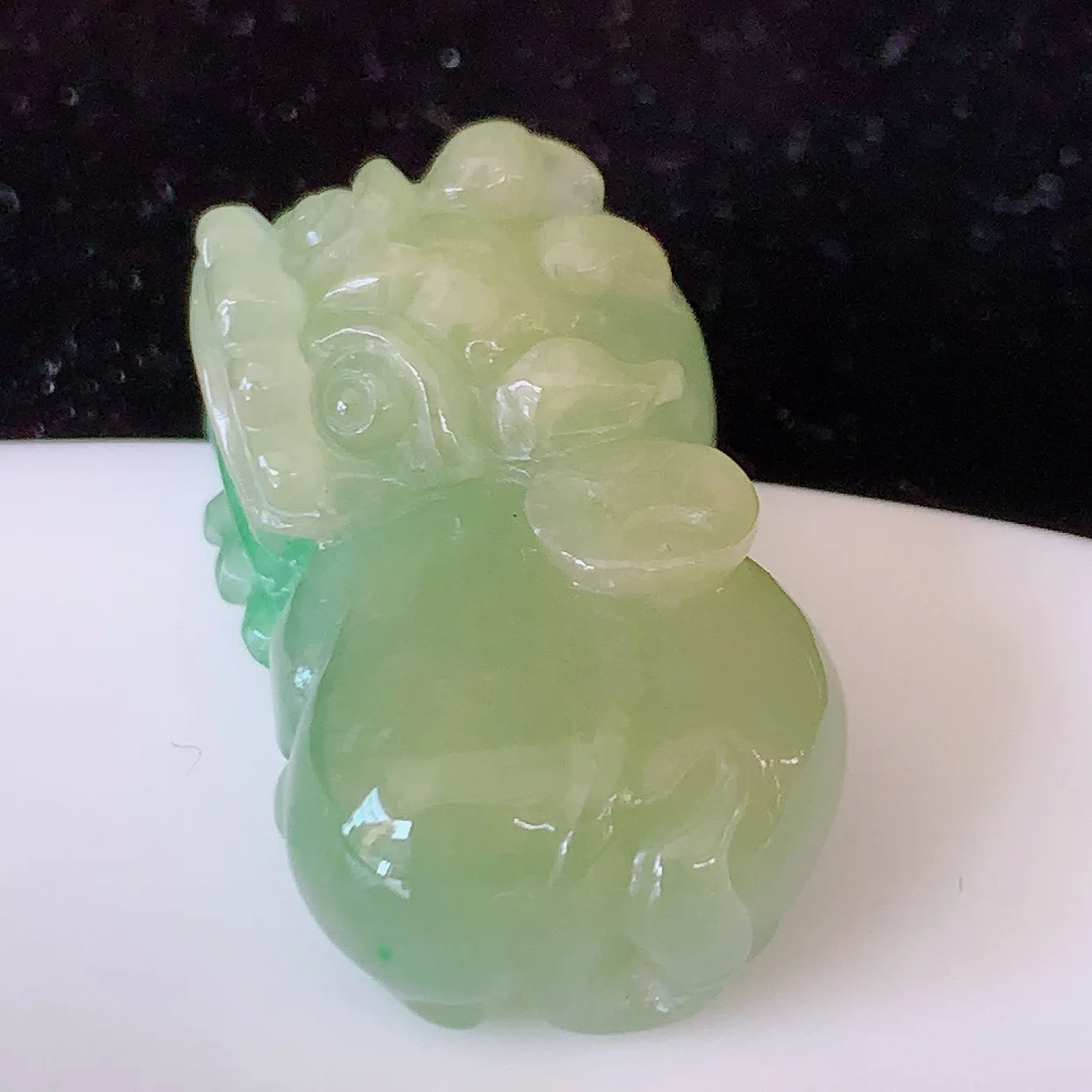 自然光实拍，冰润黄加绿翡翠招财貔貅吊坠， 民间有“一摸貔貅运程旺盛，再摸貔貅财运滚滚，三摸貔貅平步青云 ”的美好祝愿。#81.25