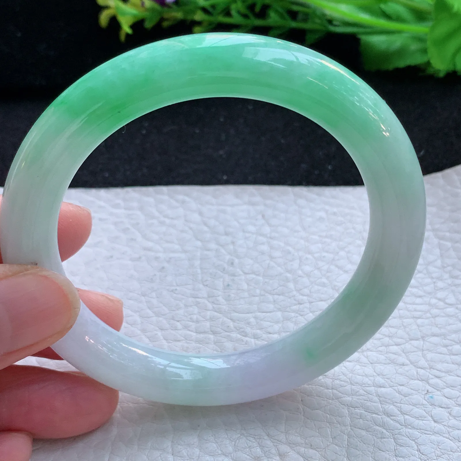 faa自然光58.5*10.8*10美人镯 缅甸翡翠a货玉手镯冰双彩双彩圆条玉手环