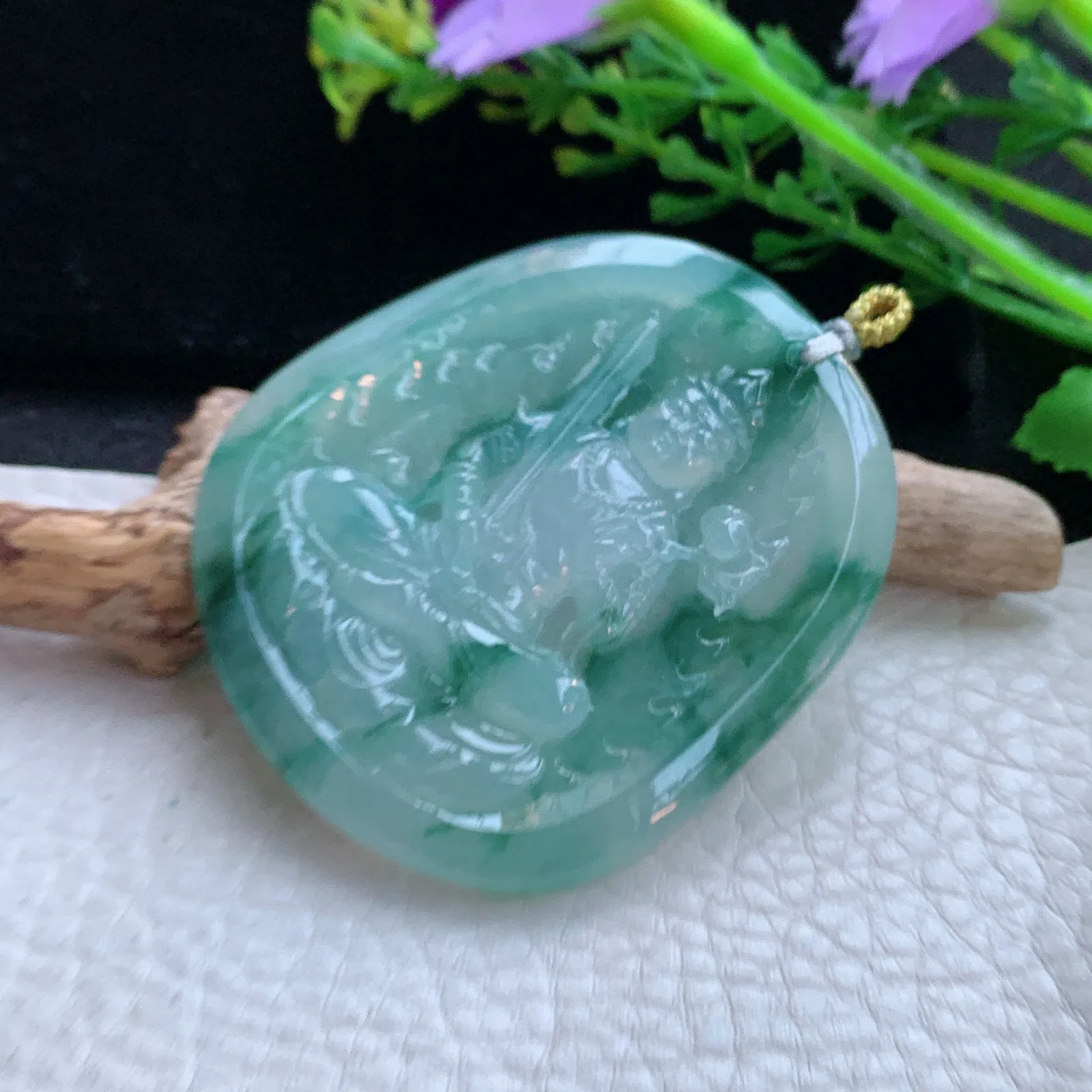 rp自然光53.3*45.7*5.5缅甸翡翠精雕冰飘花虚空藏菩萨玉吊坠 玉挂件