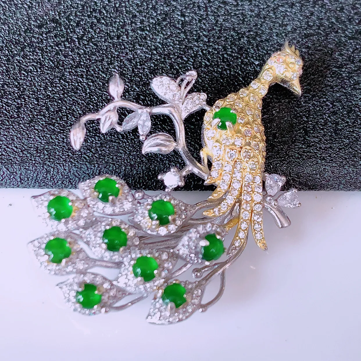 冰透满绿翡翠925银镶嵌凤凰胸针，自然光实拍，翠色灵动，颜色漂亮，种老水足，品相佳，佩戴佳品！#97.27整体45*29*9.5裸裸3*3