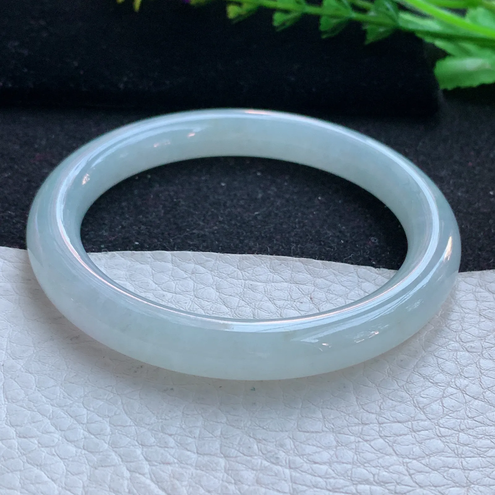 r自然光57.5*9*8.7美人镯 缅甸翡翠a货玉手镯冰润白月光圆条玉手环