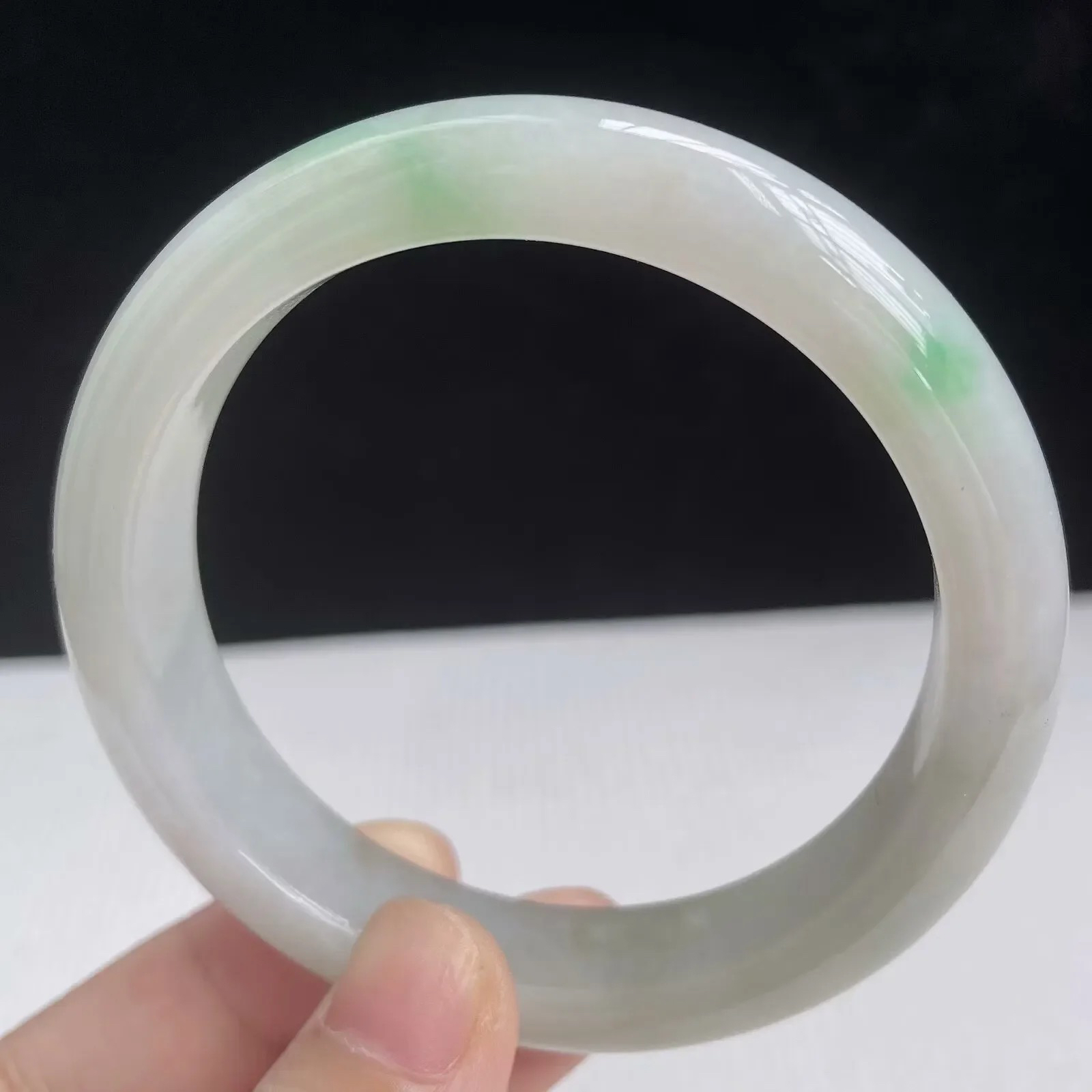 56圈好种水玉石天然翡翠A货水润有种有色飘绿手镯 55.22g