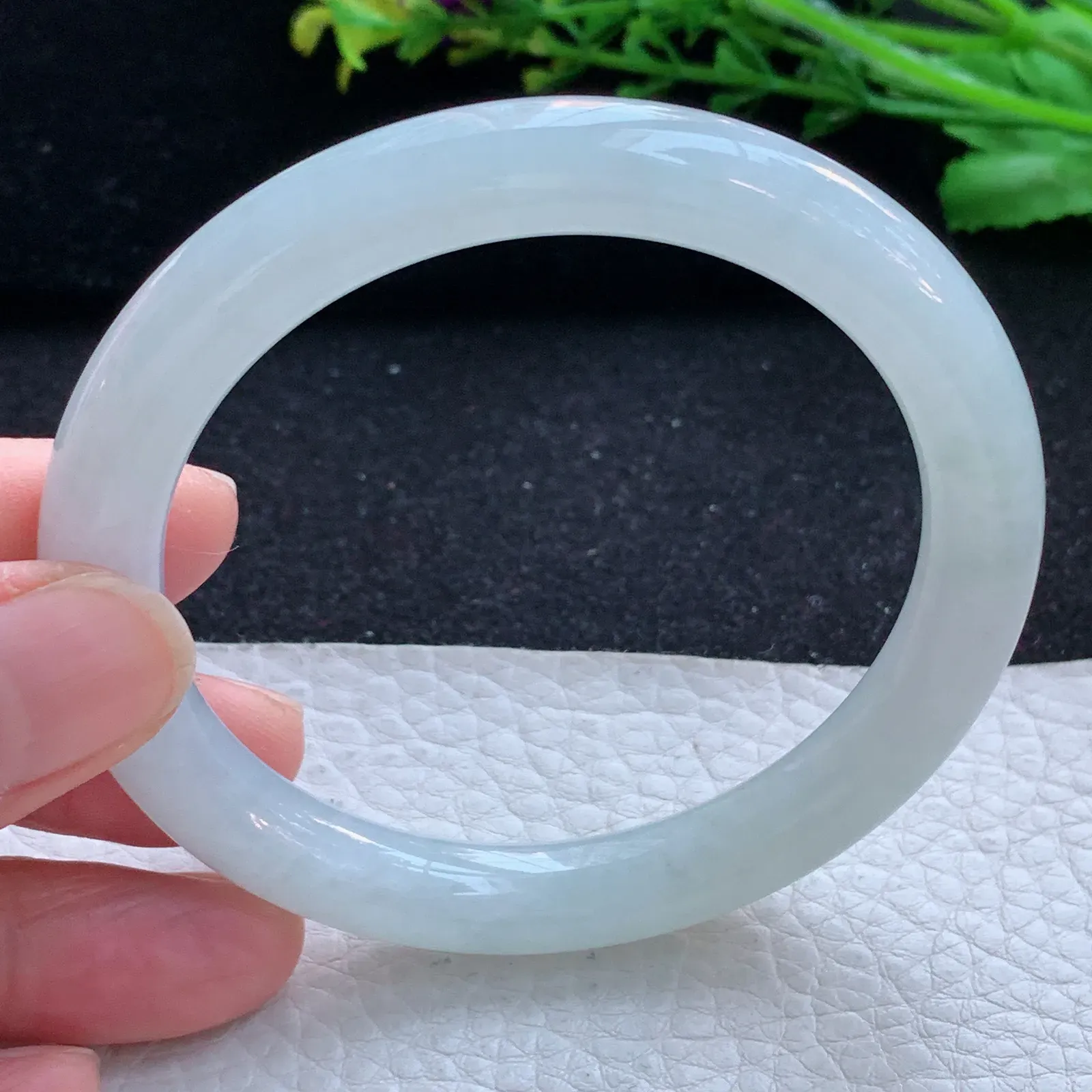 r自然光57.5*9*8.7美人镯 缅甸翡翠a货玉手镯冰润白月光圆条玉手环