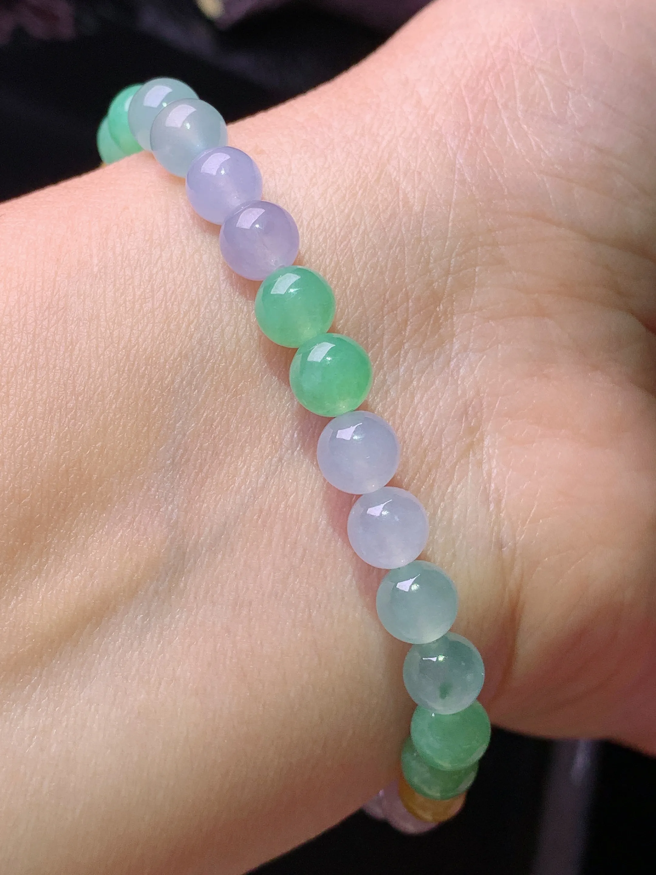 多彩圆珠手链 玉质细腻 色泽艳丽清新 整体尺寸6