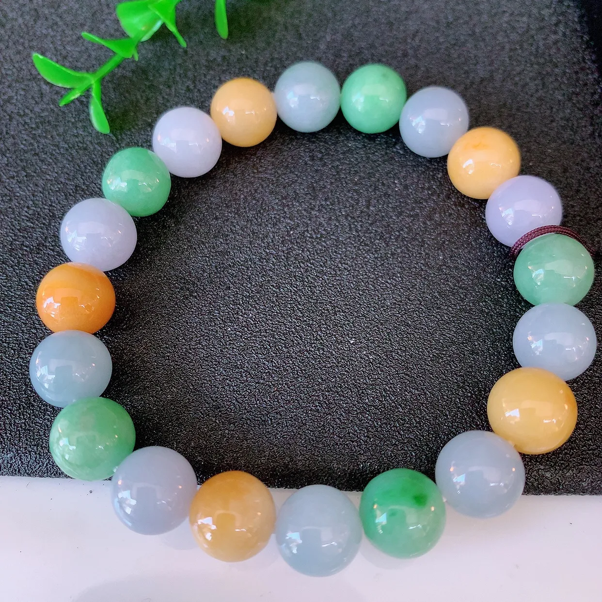 自然光实拍，冰润多宝翡翠手链，多彩翡翠手串，颜色丰富，料子细腻，高档大气，自戴送礼佳品！#46.25取一尺寸10mm