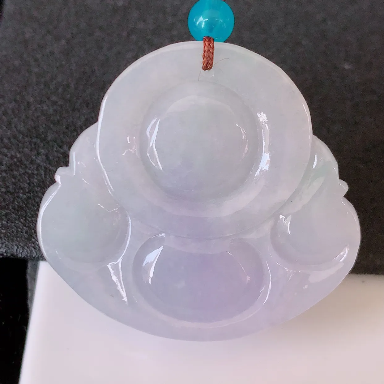 自然光实拍，大件冰润紫罗兰翡翠佛公吊坠，翡翠开心笑佛，种老水足，颜色漂亮，立体饱满圆润，佩戴效果赞#41.27