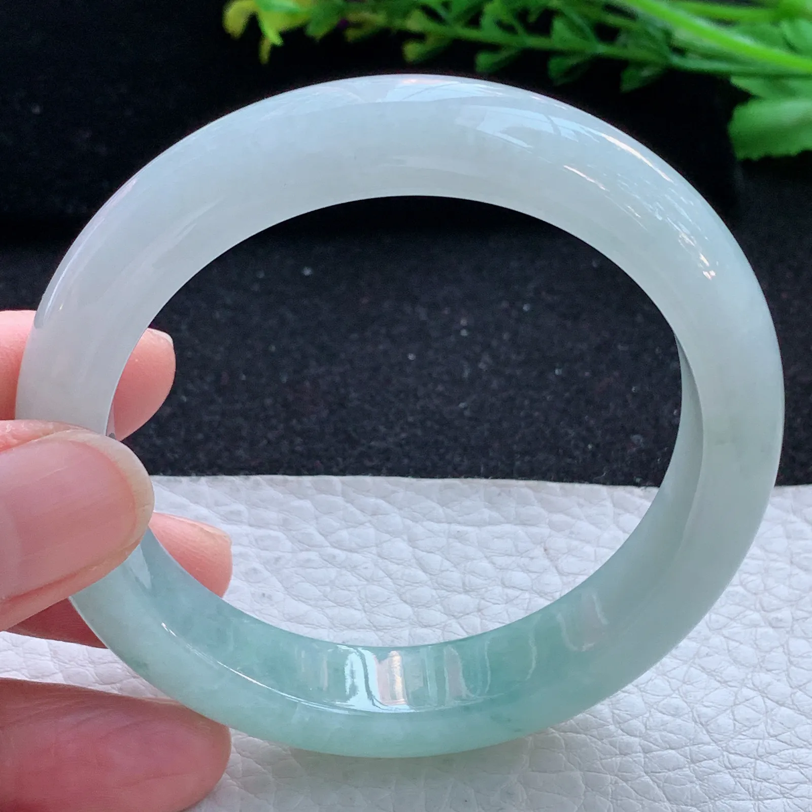 r自然光56*12.3*8.5平安镯 缅甸翡翠a货玉手镯冰飘花宽边玉手环