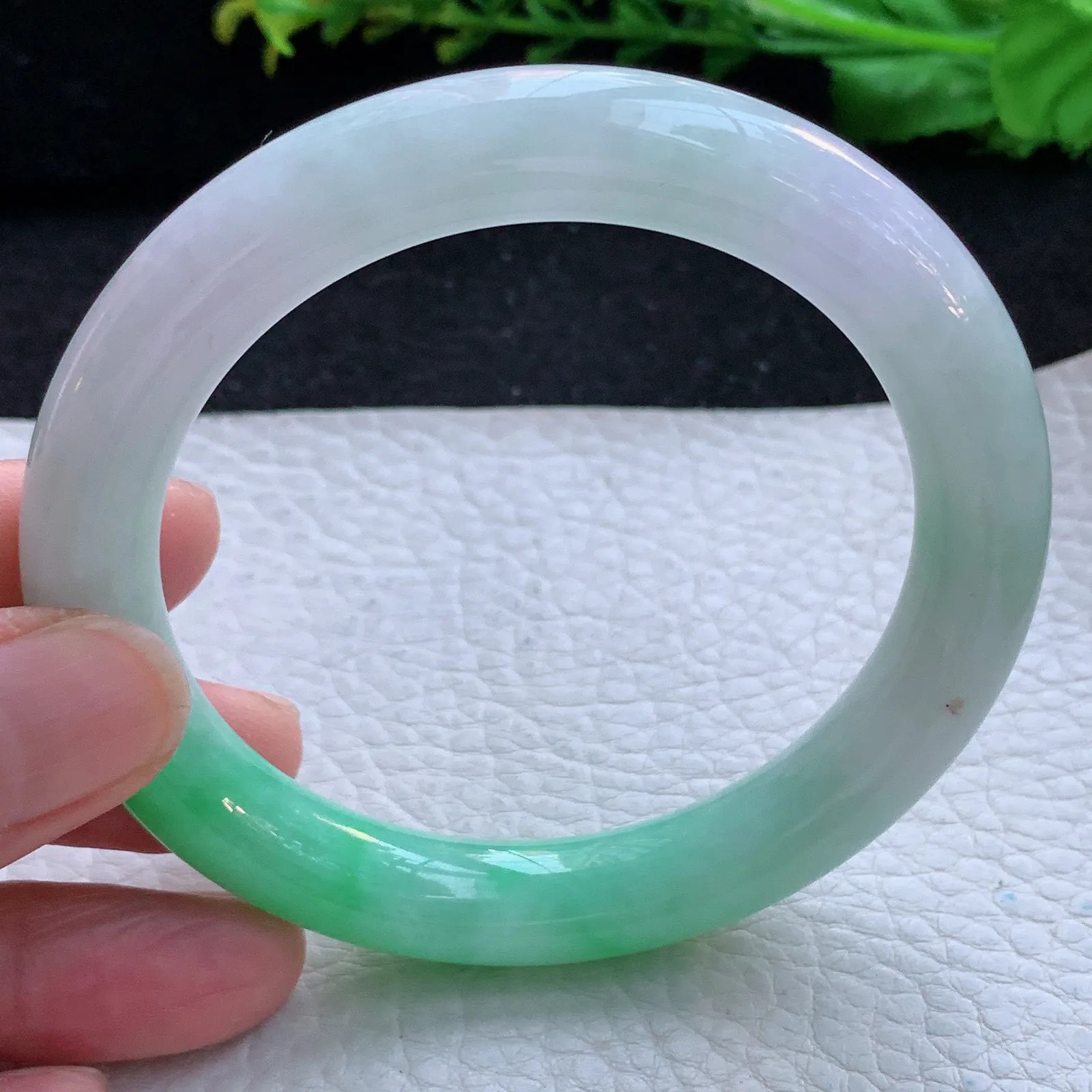 faa自然光58.5*10.8*10美人镯 缅甸翡翠a货玉手镯冰双彩双彩圆条玉手环