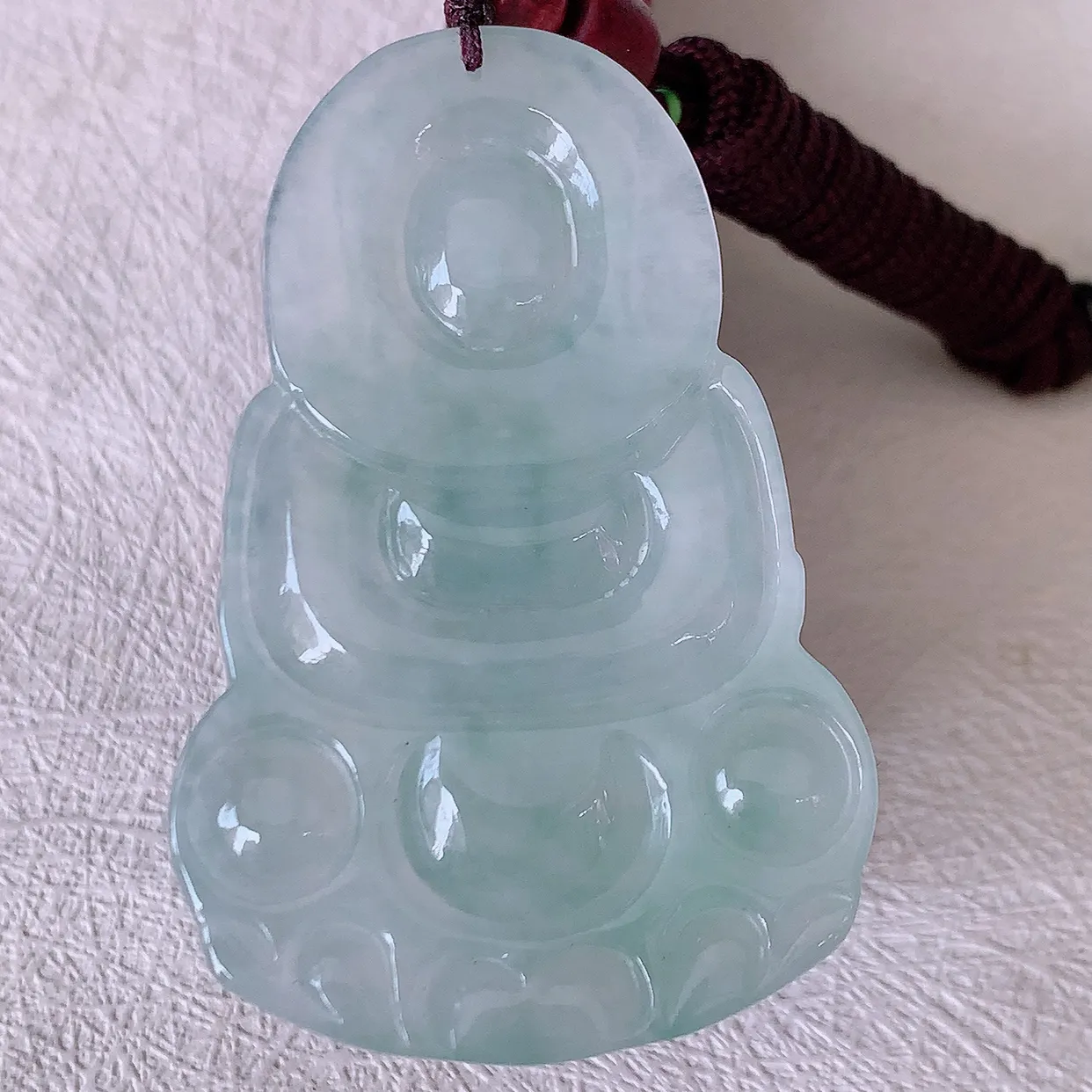 自然光实拍，冰种翡翠观音菩萨吊坠，净瓶观音，冰透亮泽，美观亮丽，观音面相端庄#46.27