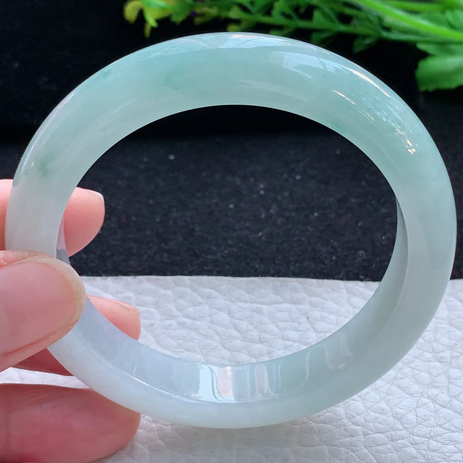 r自然光56*12.3*8.5平安镯 缅甸翡翠a货玉手镯冰飘花宽边玉手环