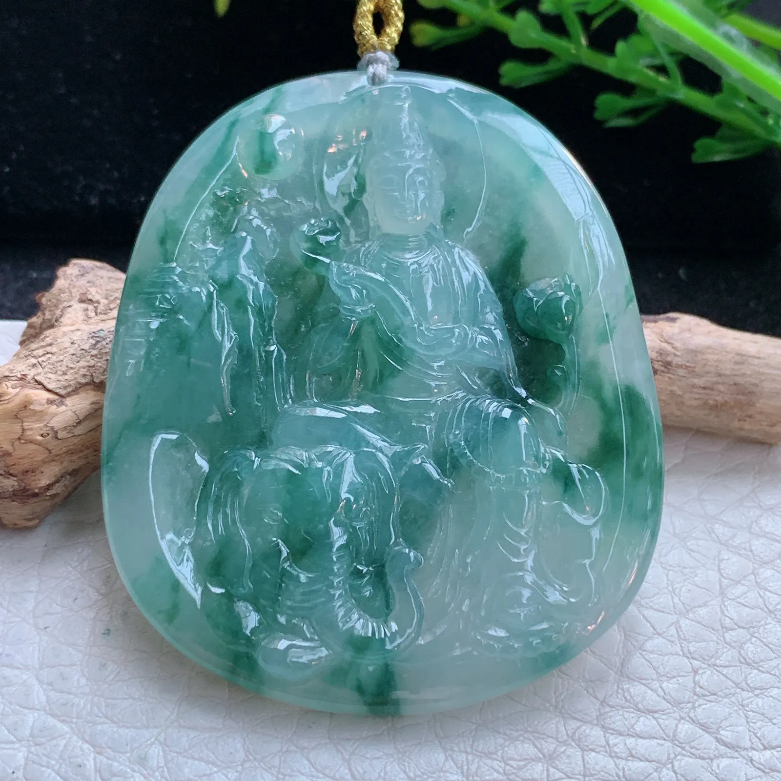 rp自然光53*45.3*5.8缅甸翡翠精雕冰飘花普贤观音菩萨玉吊坠 玉挂件