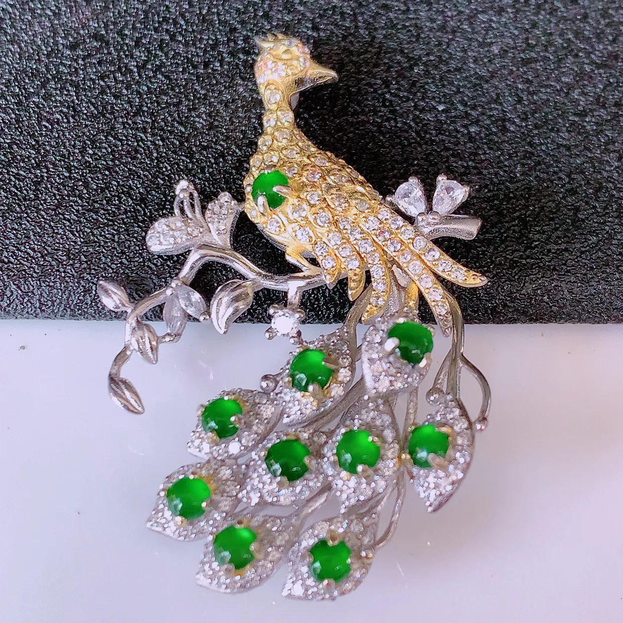 冰透满绿翡翠925银镶嵌凤凰胸针，自然光实拍，翠色灵动，颜色漂亮，种老水足，品相佳，佩戴佳品！#97