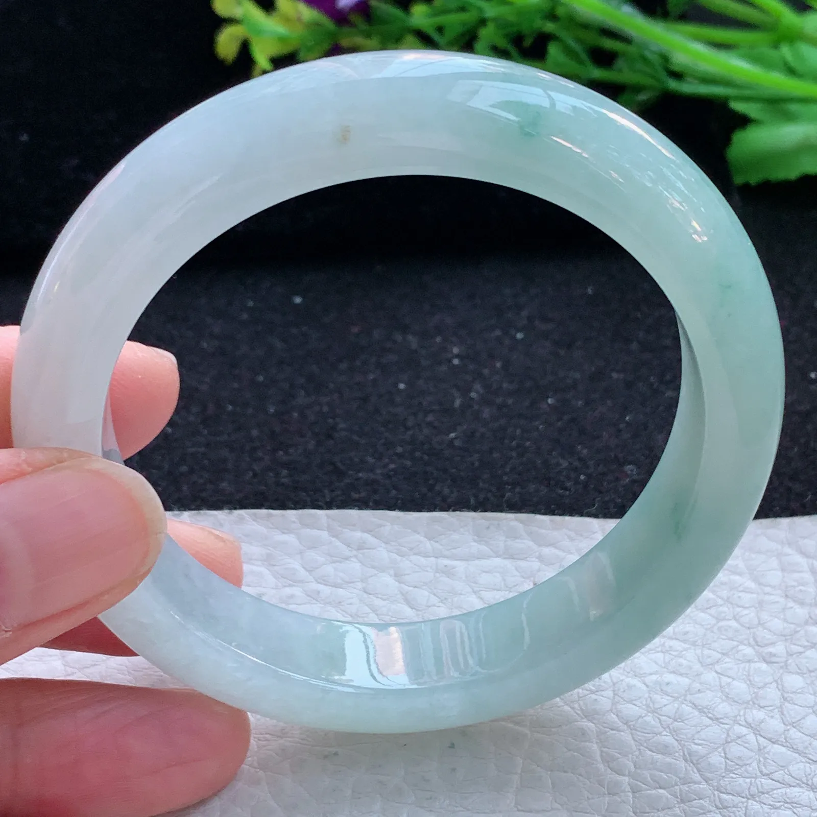 r自然光56*12.3*8.5平安镯 缅甸翡翠a货玉手镯冰飘花宽边玉手环