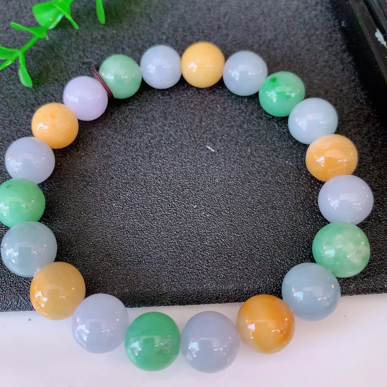 自然光实拍，冰润多宝翡翠手链，多彩翡翠手串，颜色丰富，料子细腻，高档大气，自戴送礼佳品！#46.25取一尺寸10mm