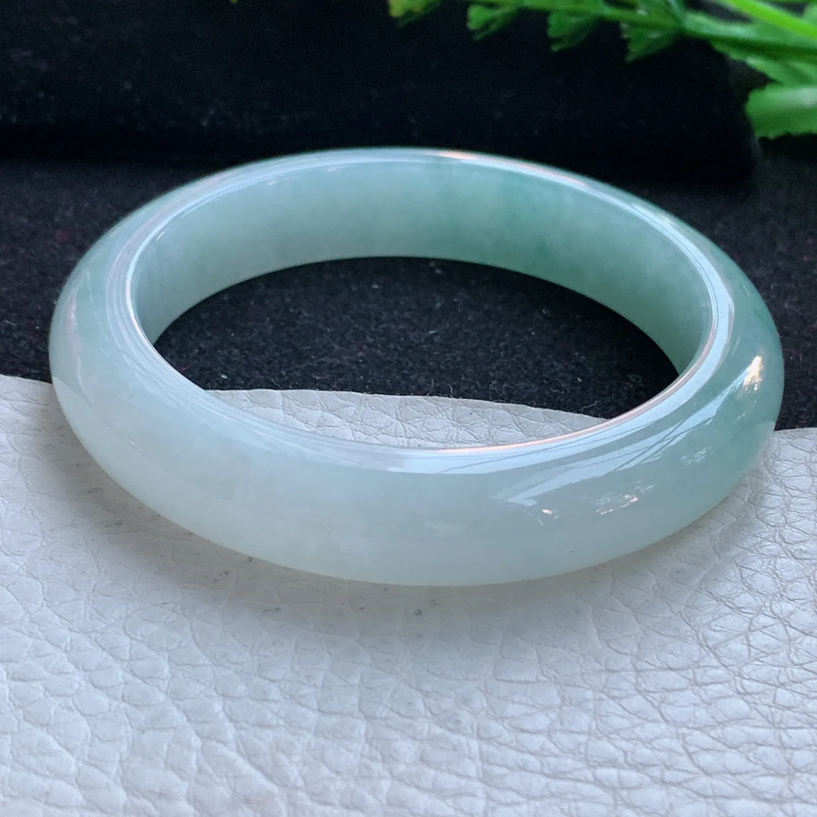 r自然光56*12.3*8.5平安镯 缅甸翡翠a货玉手镯冰飘花宽边玉手环