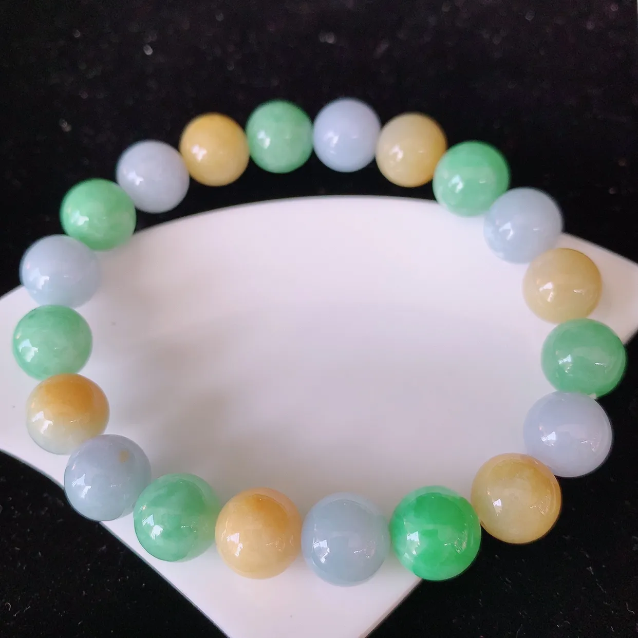 自然光实拍，冰润多宝翡翠手链，多彩翡翠手串，颜色丰富，料子细腻，高档大气，自戴送礼佳品！#46.27取一尺寸10mm