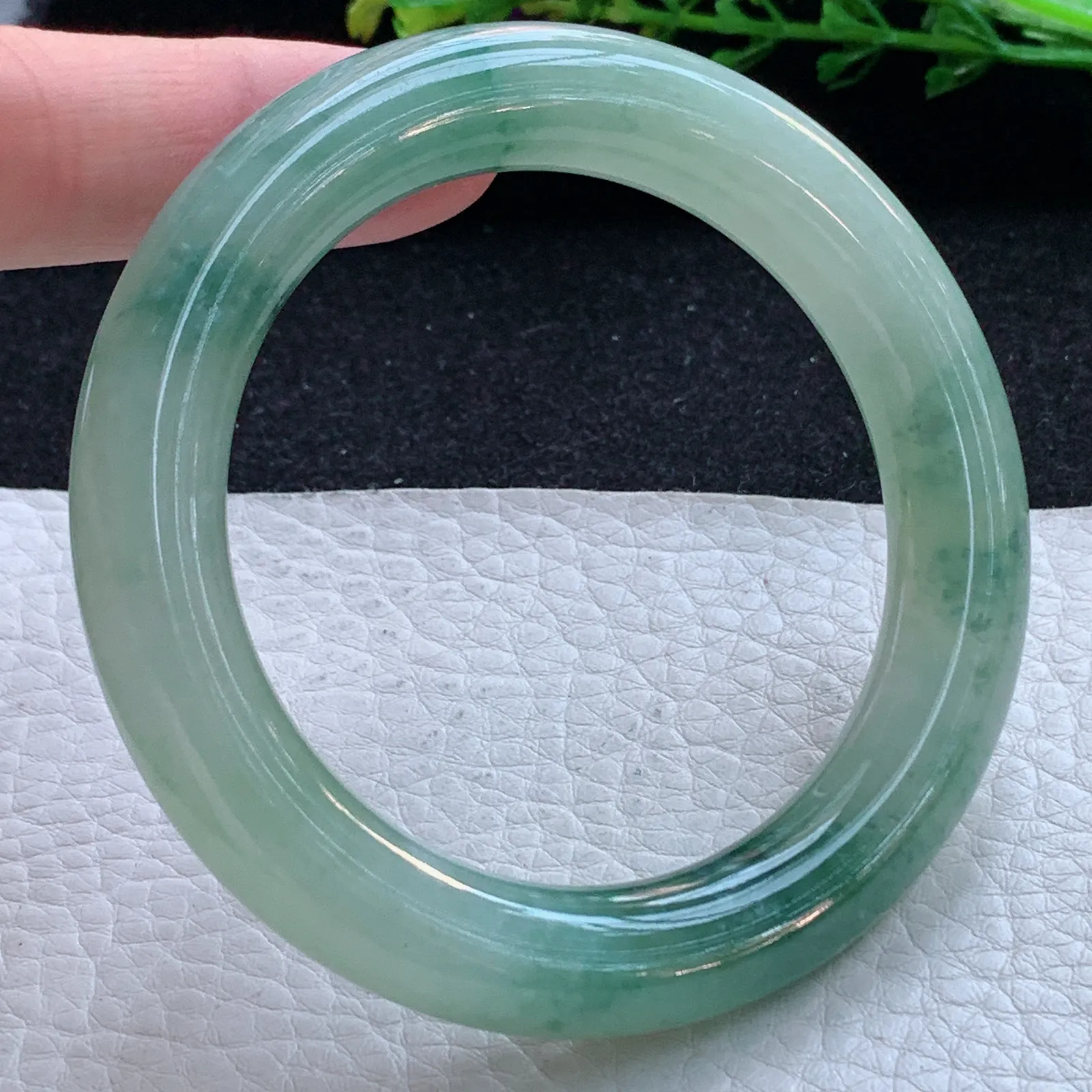 ss自然光54.5*10.8美人镯 缅甸翡翠a货玉手镯冰飘花圆条玉手环