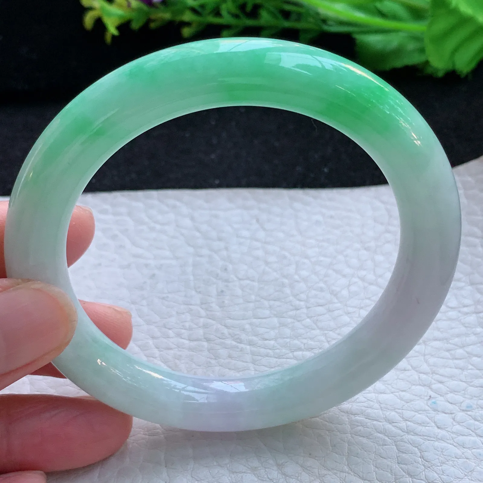 faa自然光58.5*10.8*10美人镯 缅甸翡翠a货玉手镯冰双彩双彩圆条玉手环