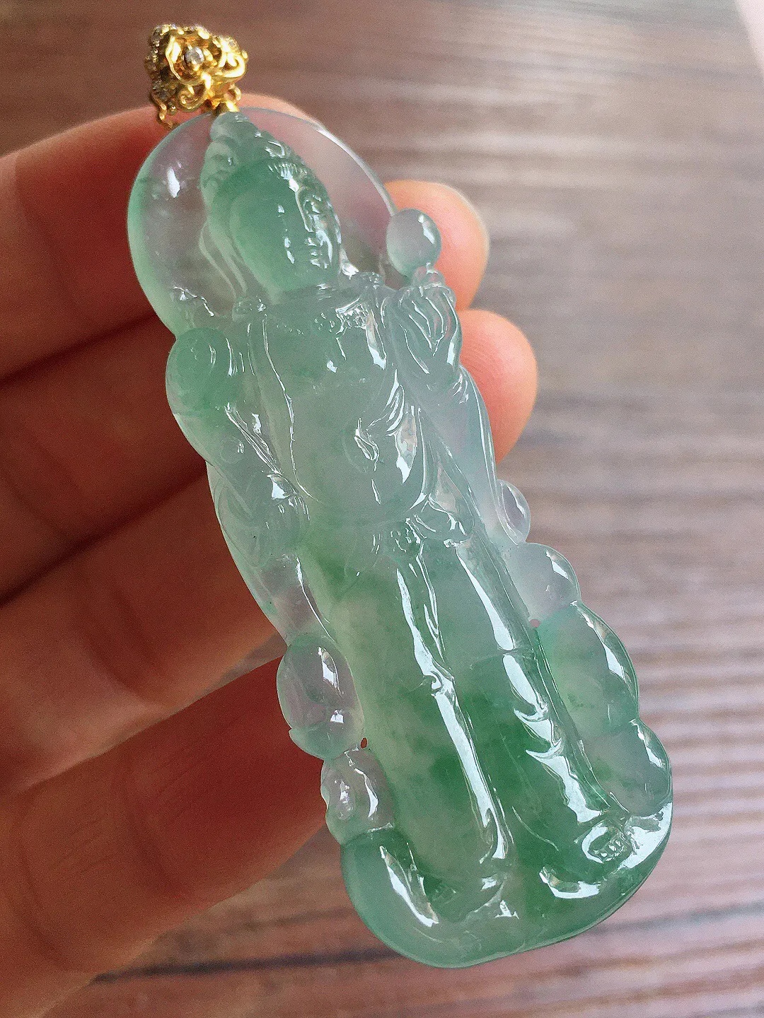 冰飘花观音吊坠，18k金镶嵌，冰润细腻，品相好，种水足Jj 尺寸63.9*23*7.5