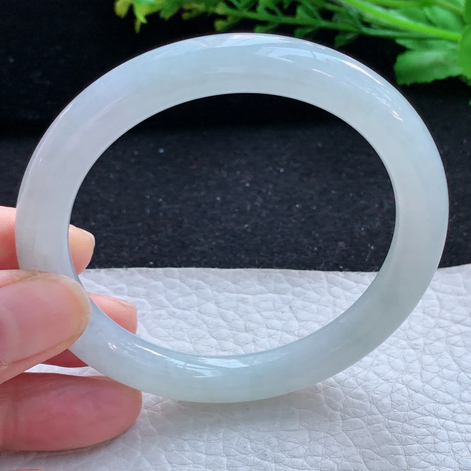 r自然光57.5*9*8.7美人镯 缅甸翡翠a货玉手镯冰润白月光圆条玉手环