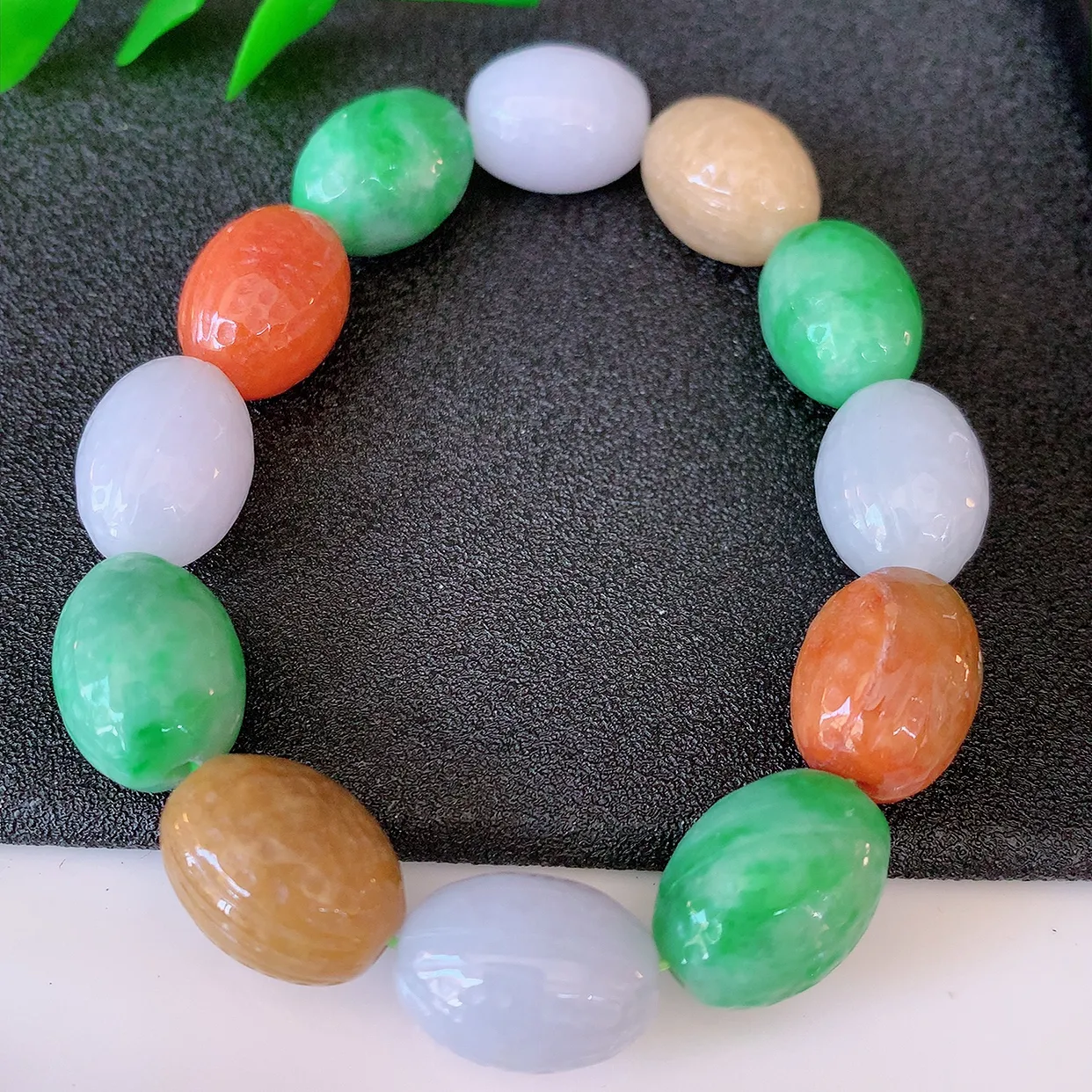 自然光实拍，冰润多宝翡翠核桃手链，多彩翡翠手串，颜色丰富，料子细腻，高档大气，自戴送礼佳品！#46.25取一尺寸15.5*12mm