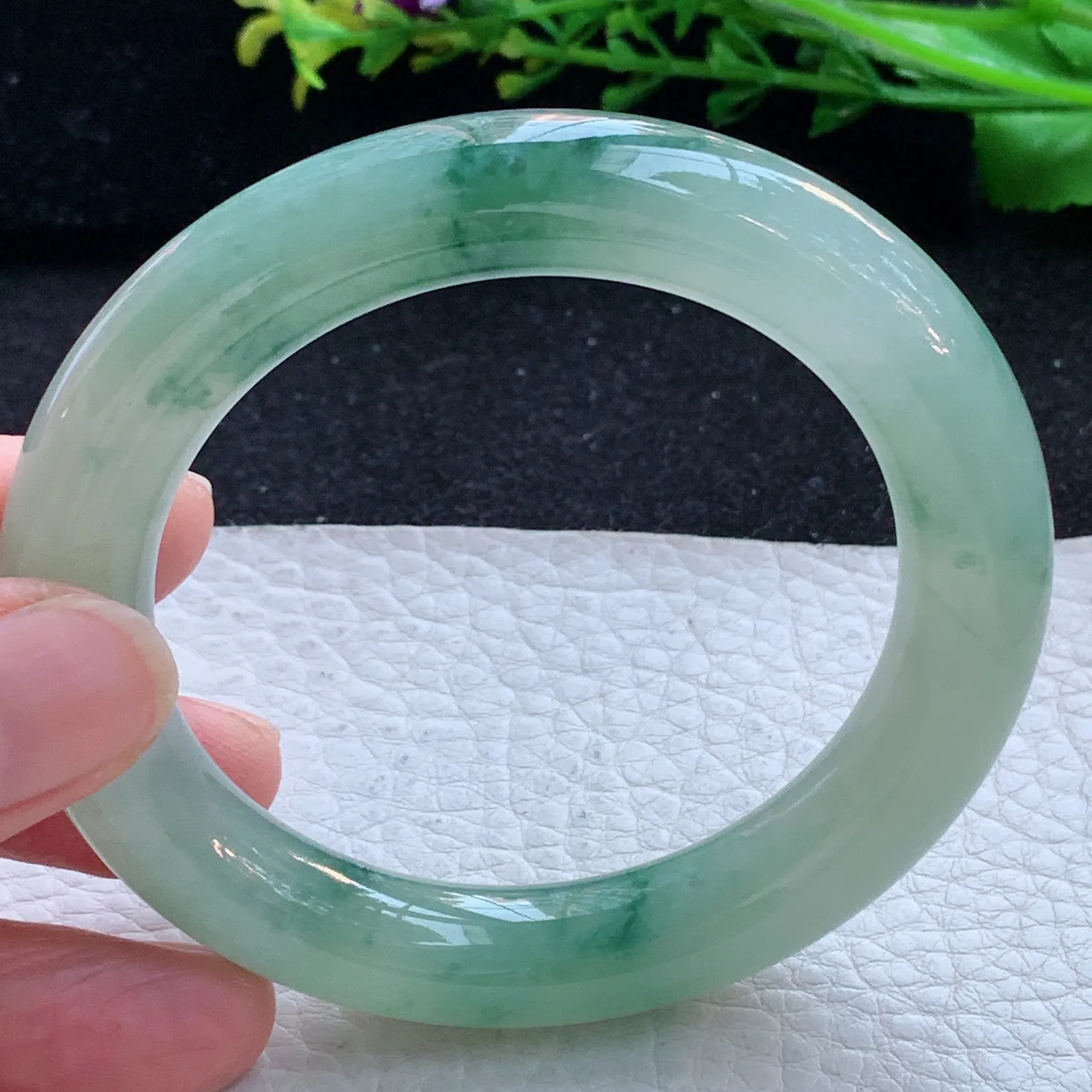 ss自然光54.5*10.8美人镯 缅甸翡翠a货玉手镯冰飘花圆条玉手环