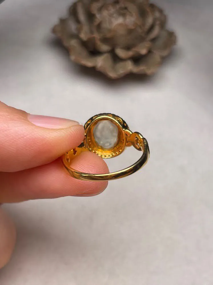 冰种貔貅戒指、真金真钻镶嵌，种水好，玉质细腻 .裸石尺寸 8.3*6.5