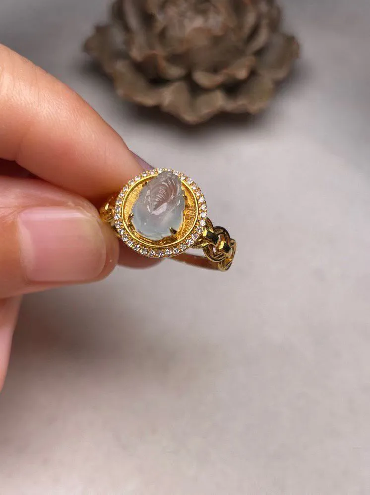 冰种貔貅戒指、真金真钻镶嵌，种水好，玉质细腻 .裸石尺寸 8.3*6.5