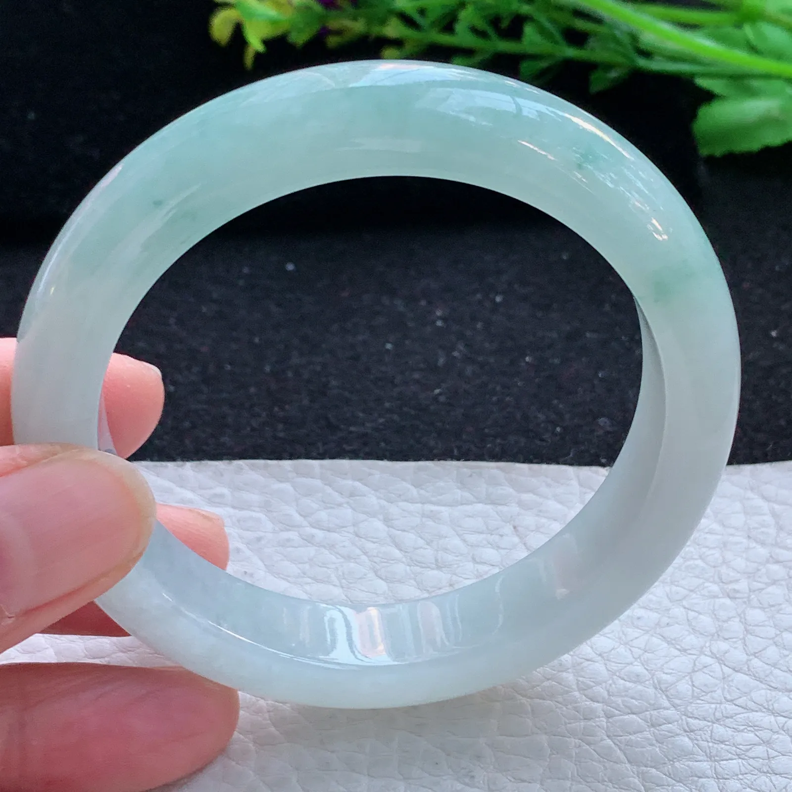 r自然光56*12.3*8.5平安镯 缅甸翡翠a货玉手镯冰飘花宽边玉手环