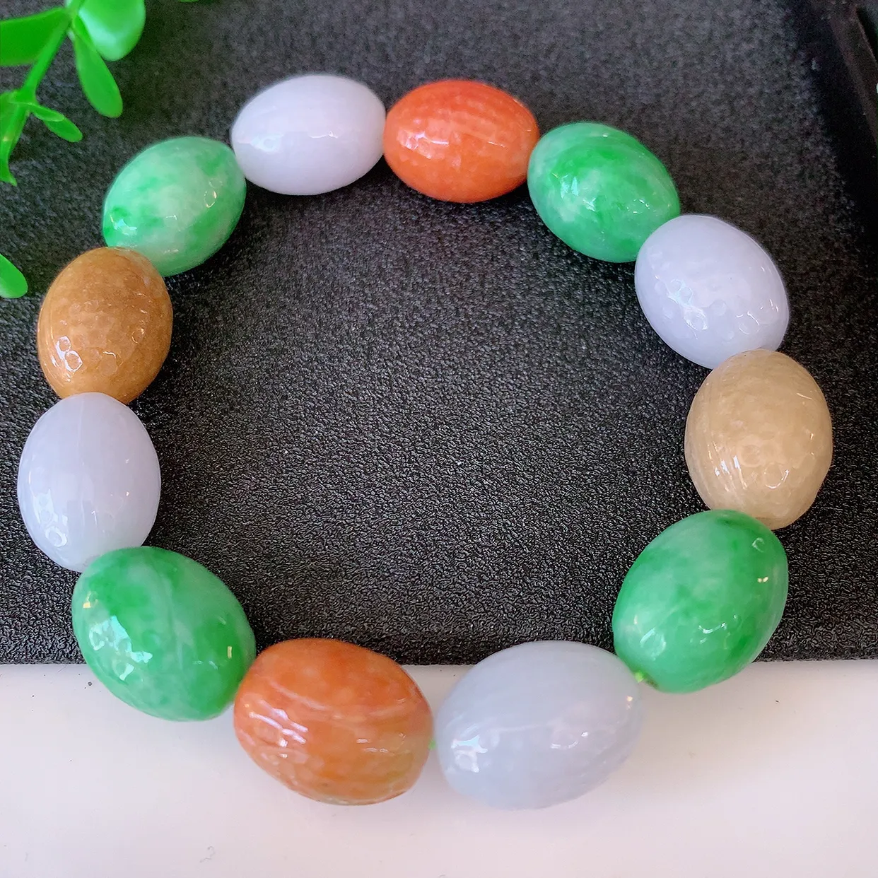 自然光实拍，冰润多宝翡翠核桃手链，多彩翡翠手串，颜色丰富，料子细腻，高档大气，自戴送礼佳品！#46.25取一尺寸15.5*12mm